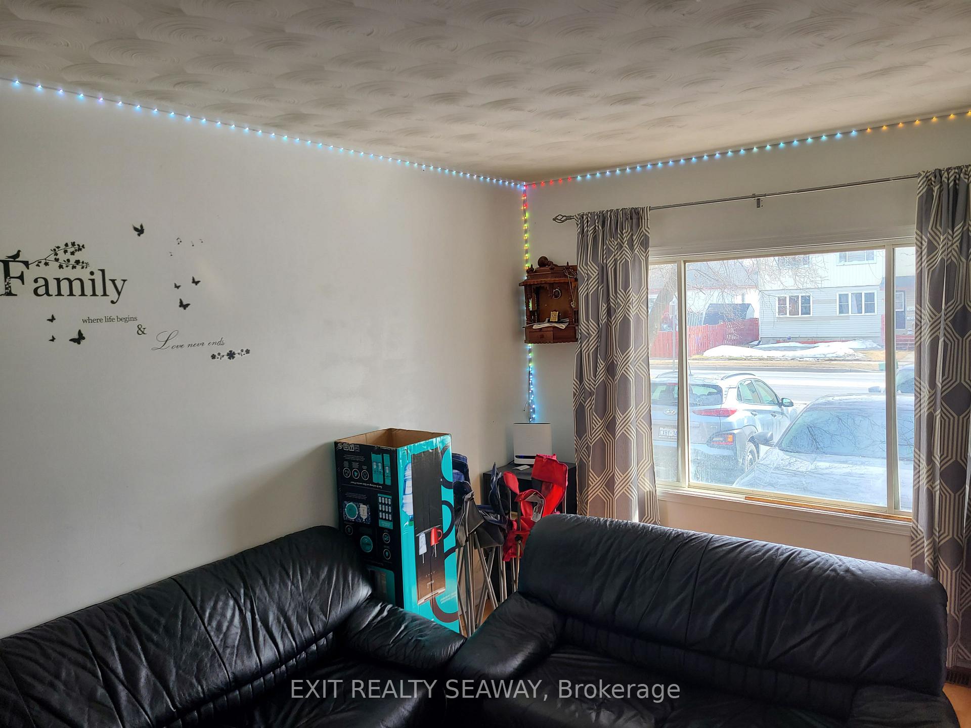 Photo 3 of 471 Eleventh Street East, Cornwall — HOMEH