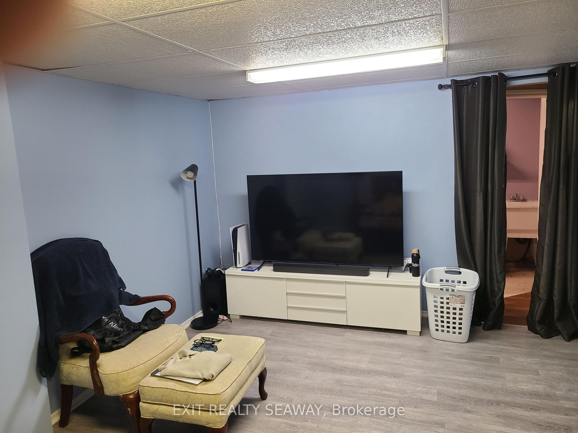 Photo 8 of 471 Eleventh Street East, Cornwall — HOMEH