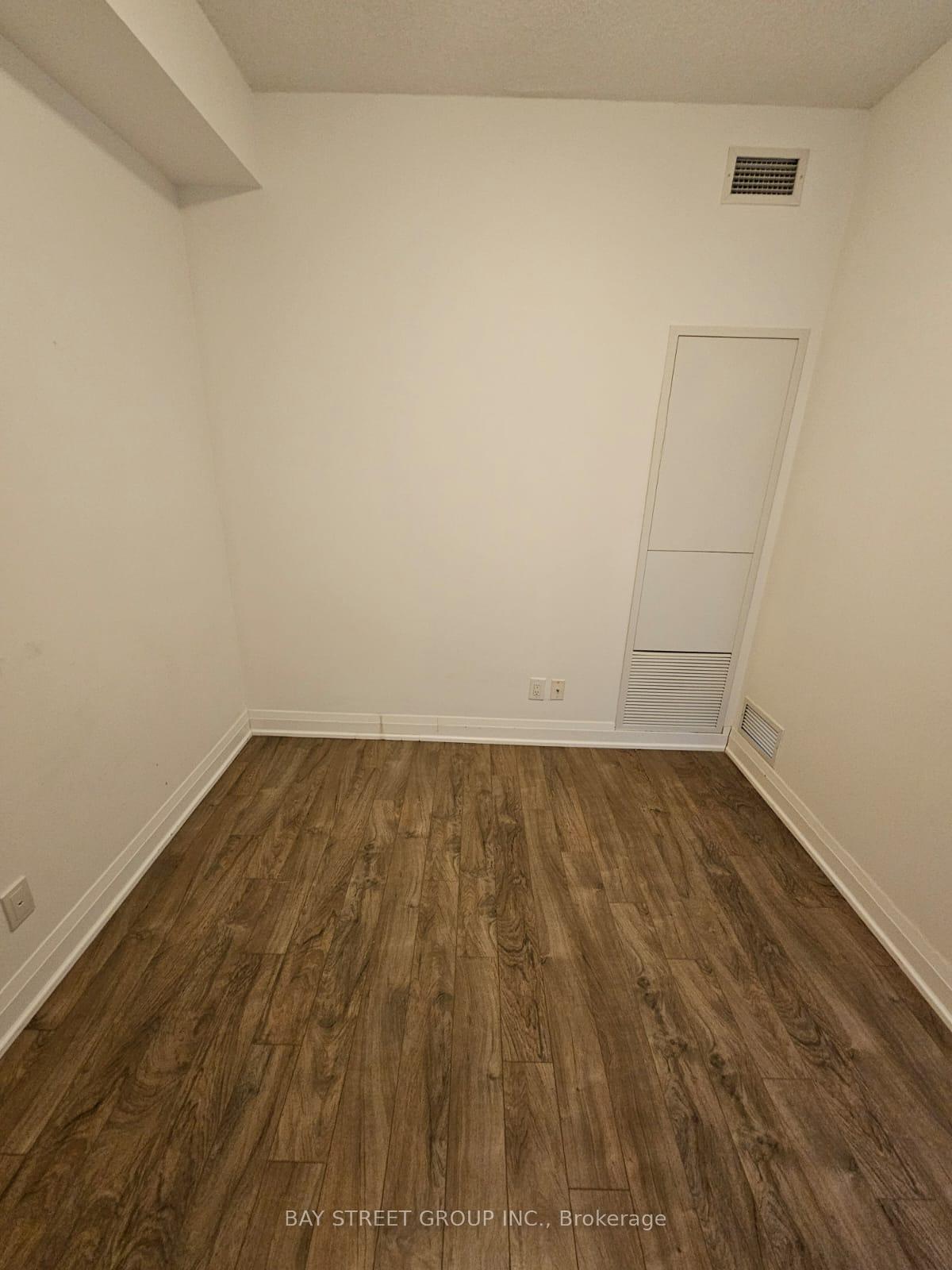 Photo 4 of Unit 315, 28 uptown Drive, Markham, Unionville — HOMEH
