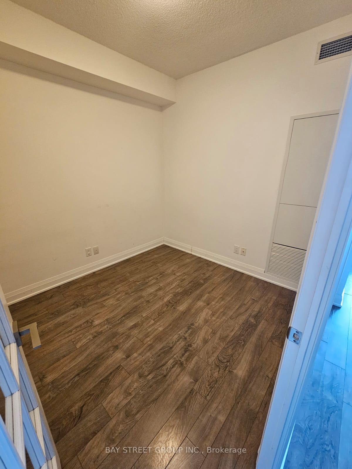 Photo 5 of Unit 315, 28 uptown Drive, Markham, Unionville — HOMEH