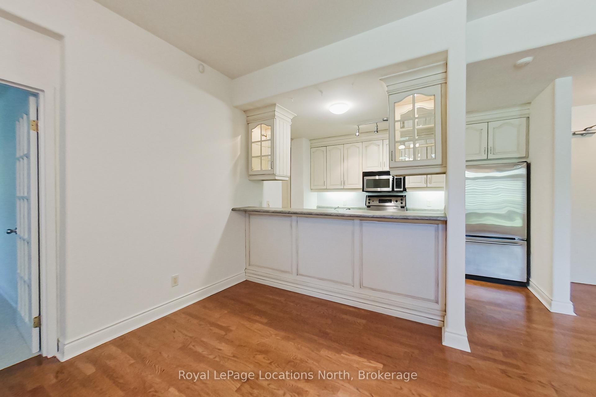 Photo 3 of Unit 104, 10 Bay Street E, Blue Mountains — HOMEH