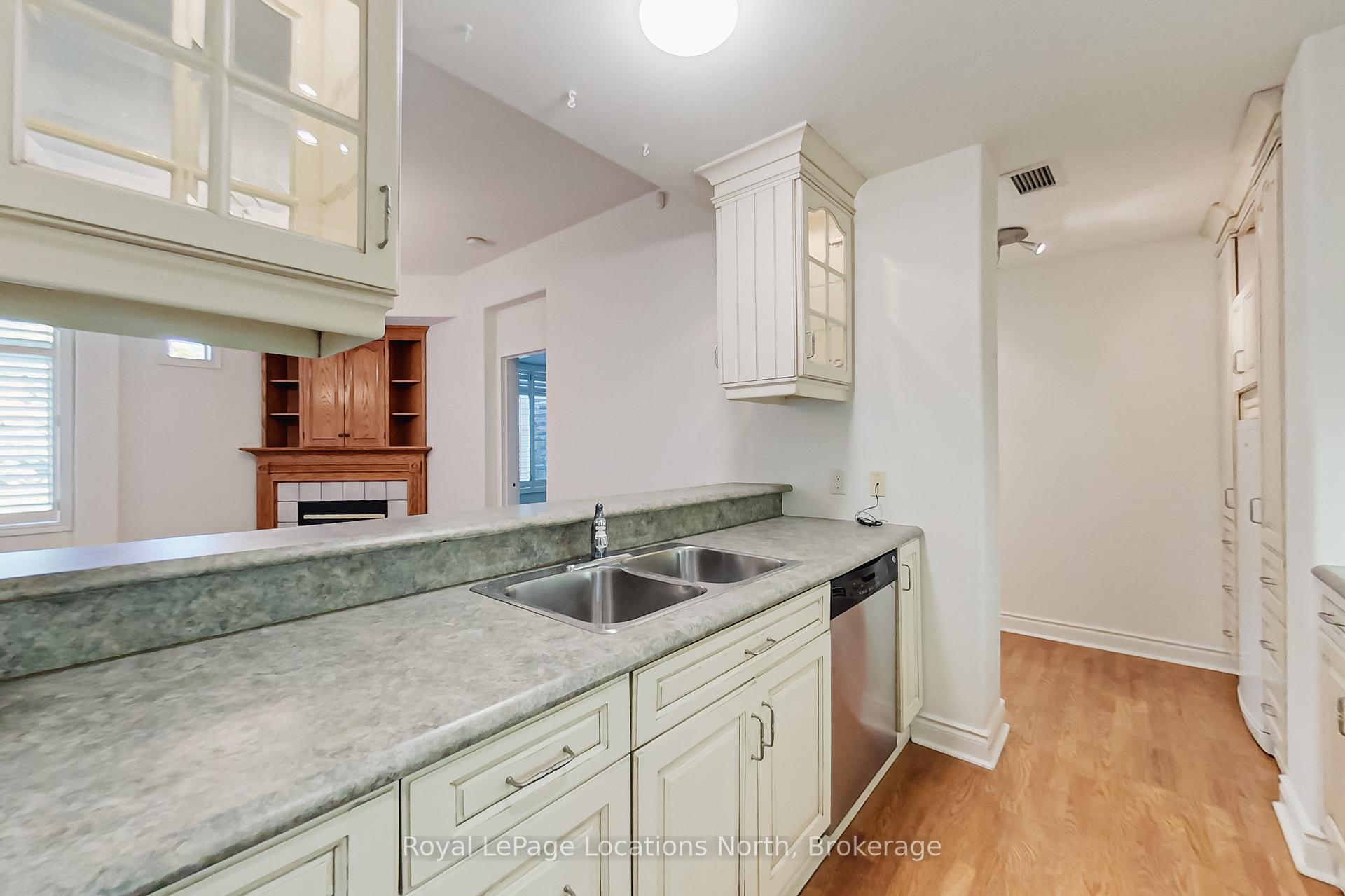 Photo 11 of Unit 104, 10 Bay Street E, Blue Mountains — HOMEH
