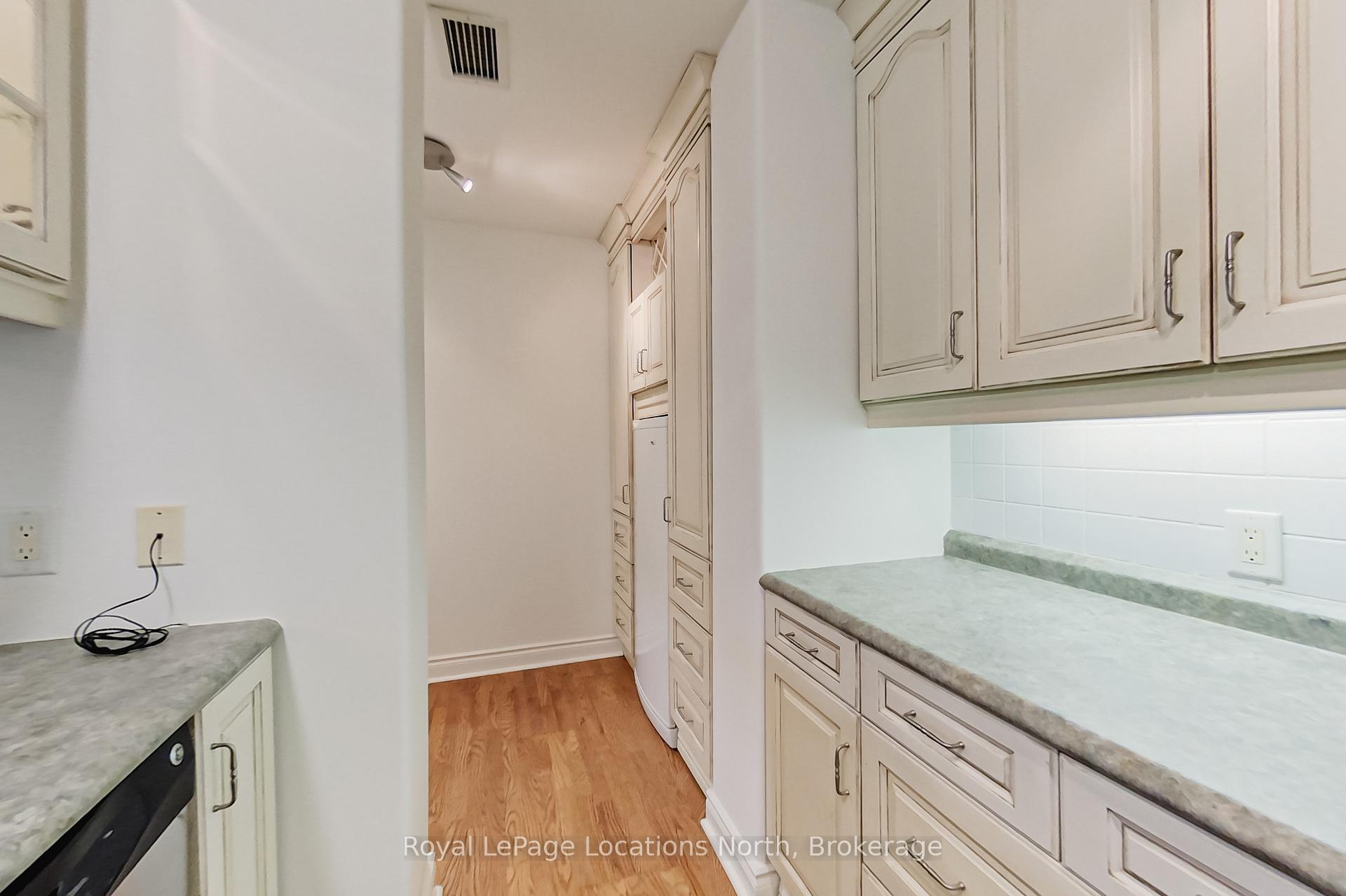 Photo 10 of Unit 104, 10 Bay Street E, Blue Mountains — HOMEH