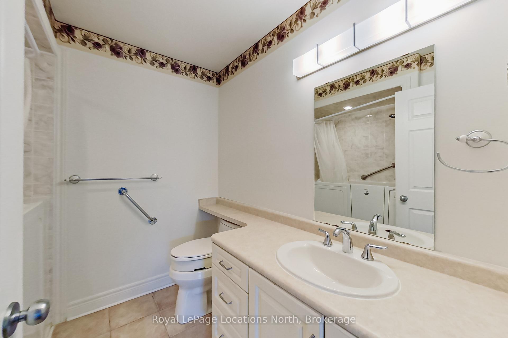 Photo 5 of Unit 104, 10 Bay Street E, Blue Mountains — HOMEH