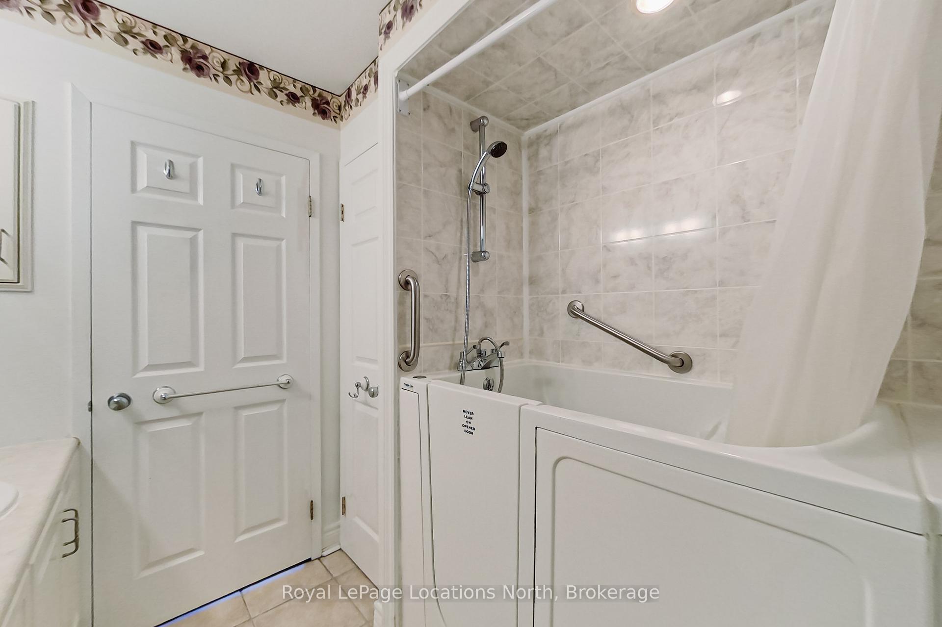 Photo 18 of Unit 104, 10 Bay Street E, Blue Mountains — HOMEH