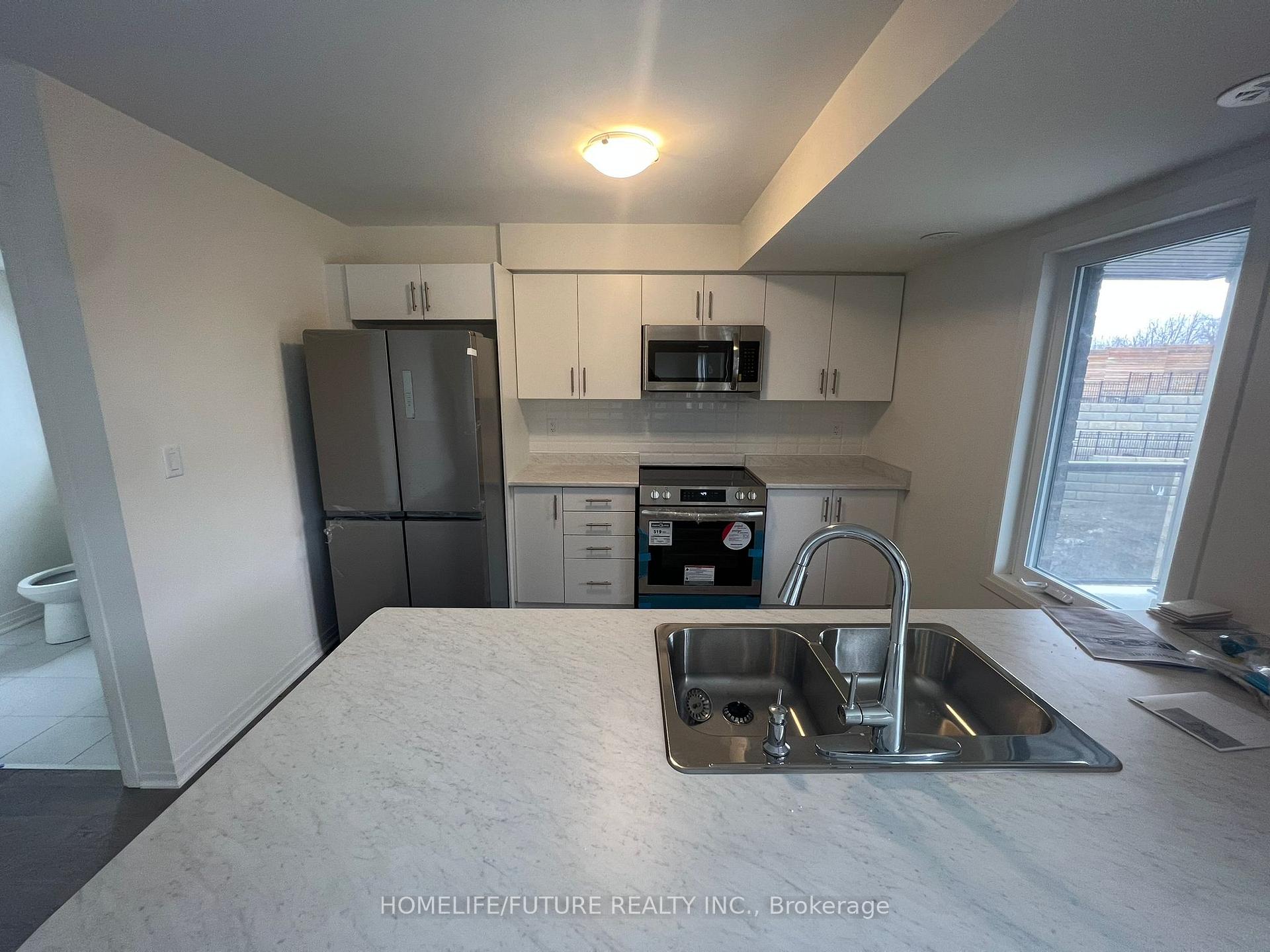 Photo 5 of Unit 16, 28D Lookout Drive, Clarington, Bowmanville — HOMEH