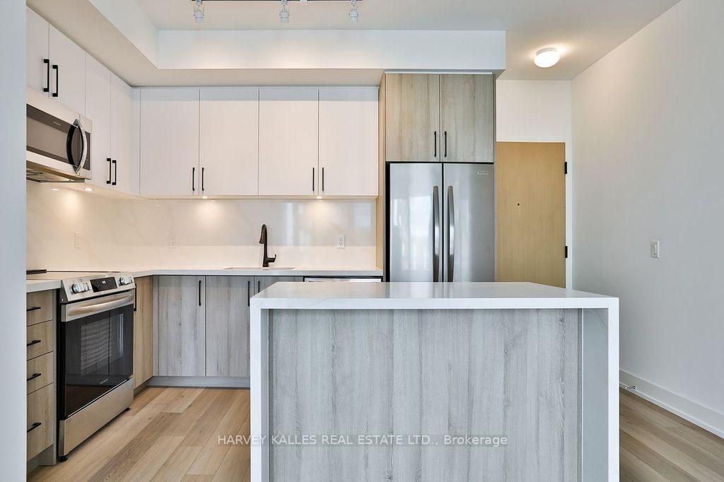 Front of Unit 209, 333 Sunseeker Avenue
