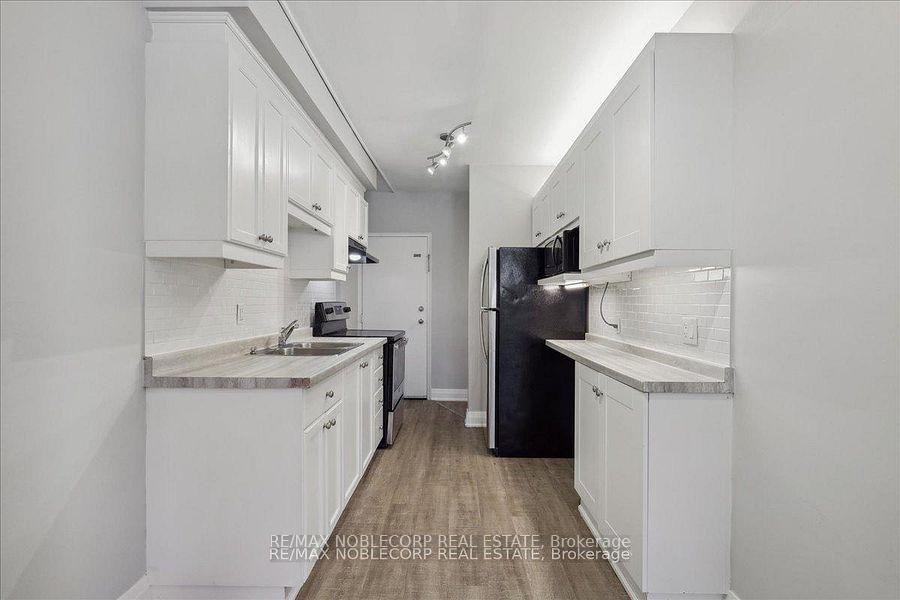 Photo 7 of Unit 2, 362 Elgin Court, Oshawa, McLaughlin — HOMEH