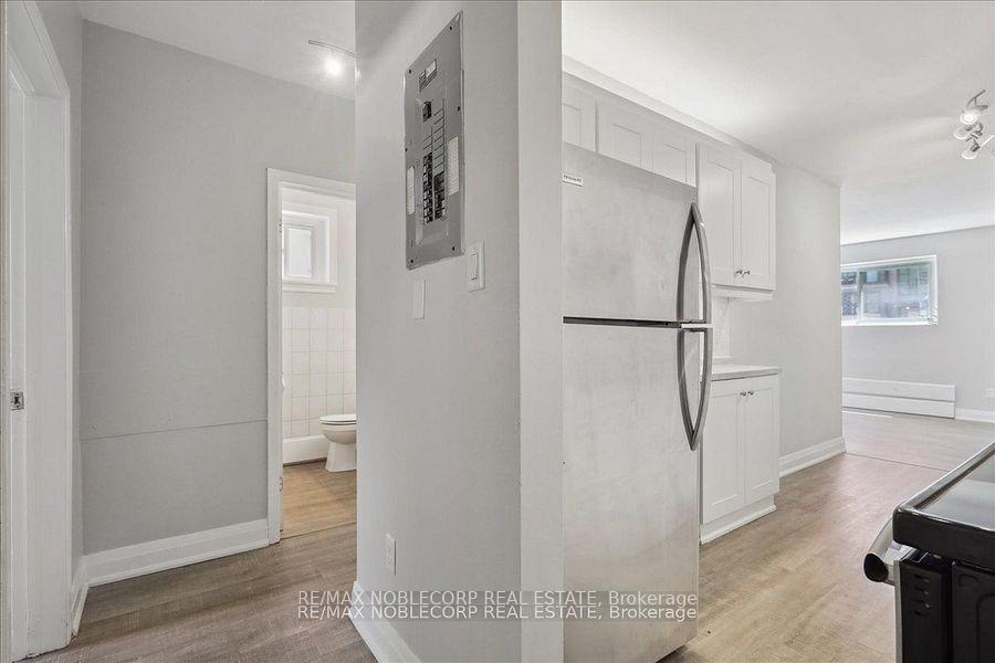 Photo 6 of Unit 2, 362 Elgin Court, Oshawa, McLaughlin — HOMEH