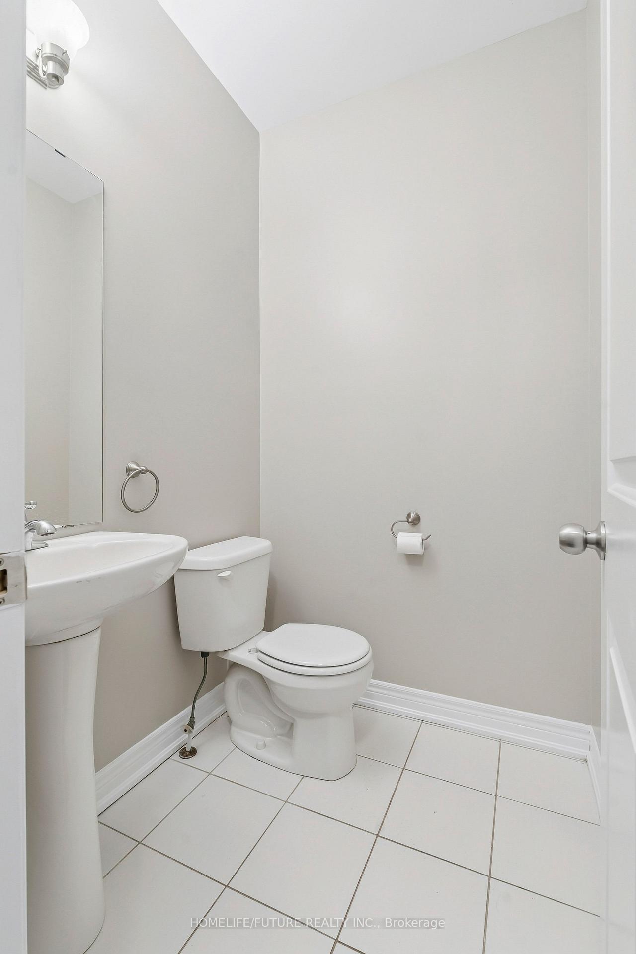 Photo 4 of Unit Main & 2nd, 1399 Lormel Gate Avenue, Innisfil, Lefroy — HOMEH