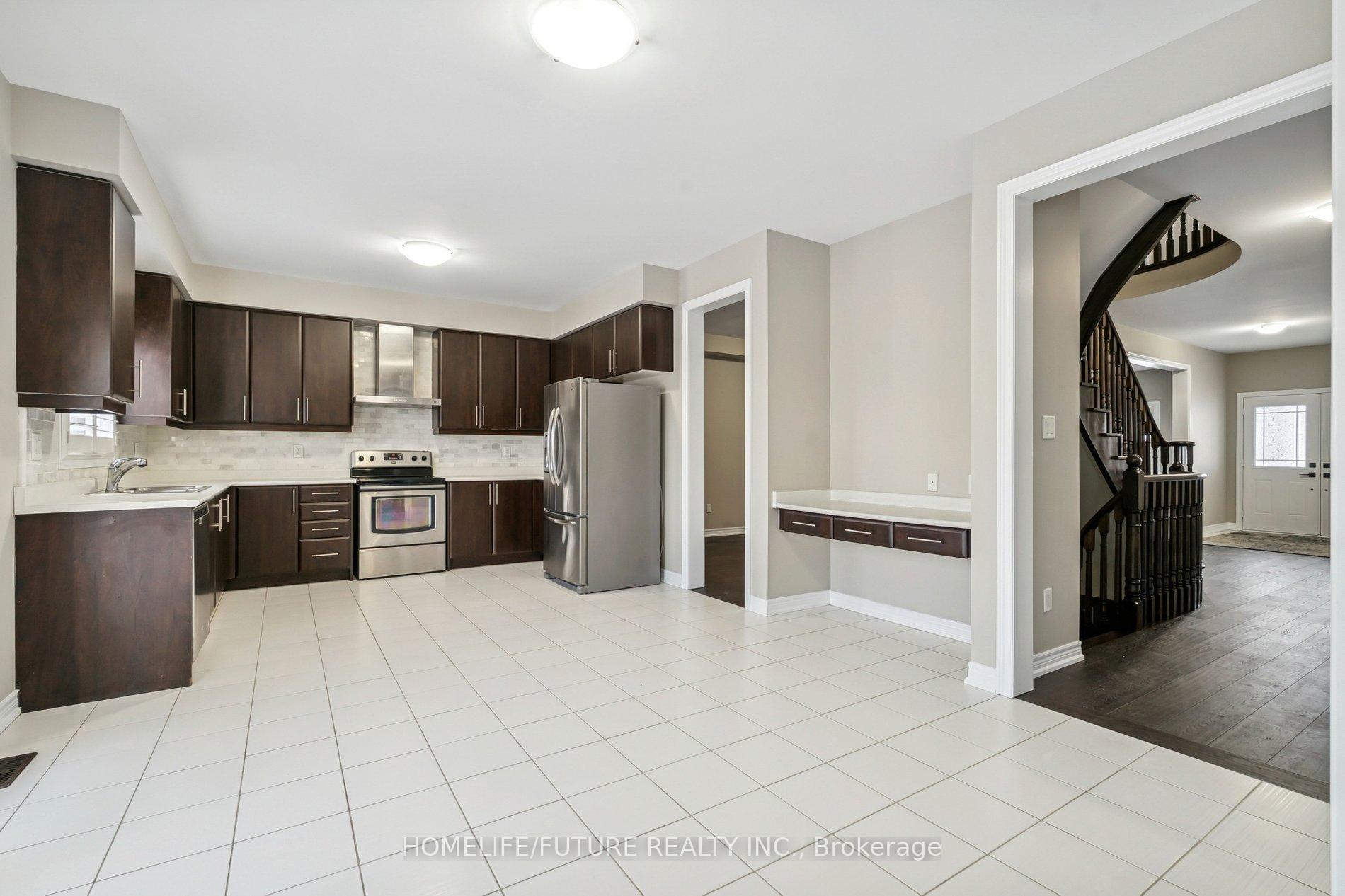 Photo 8 of Unit Main & 2nd, 1399 Lormel Gate Avenue, Innisfil, Lefroy — HOMEH