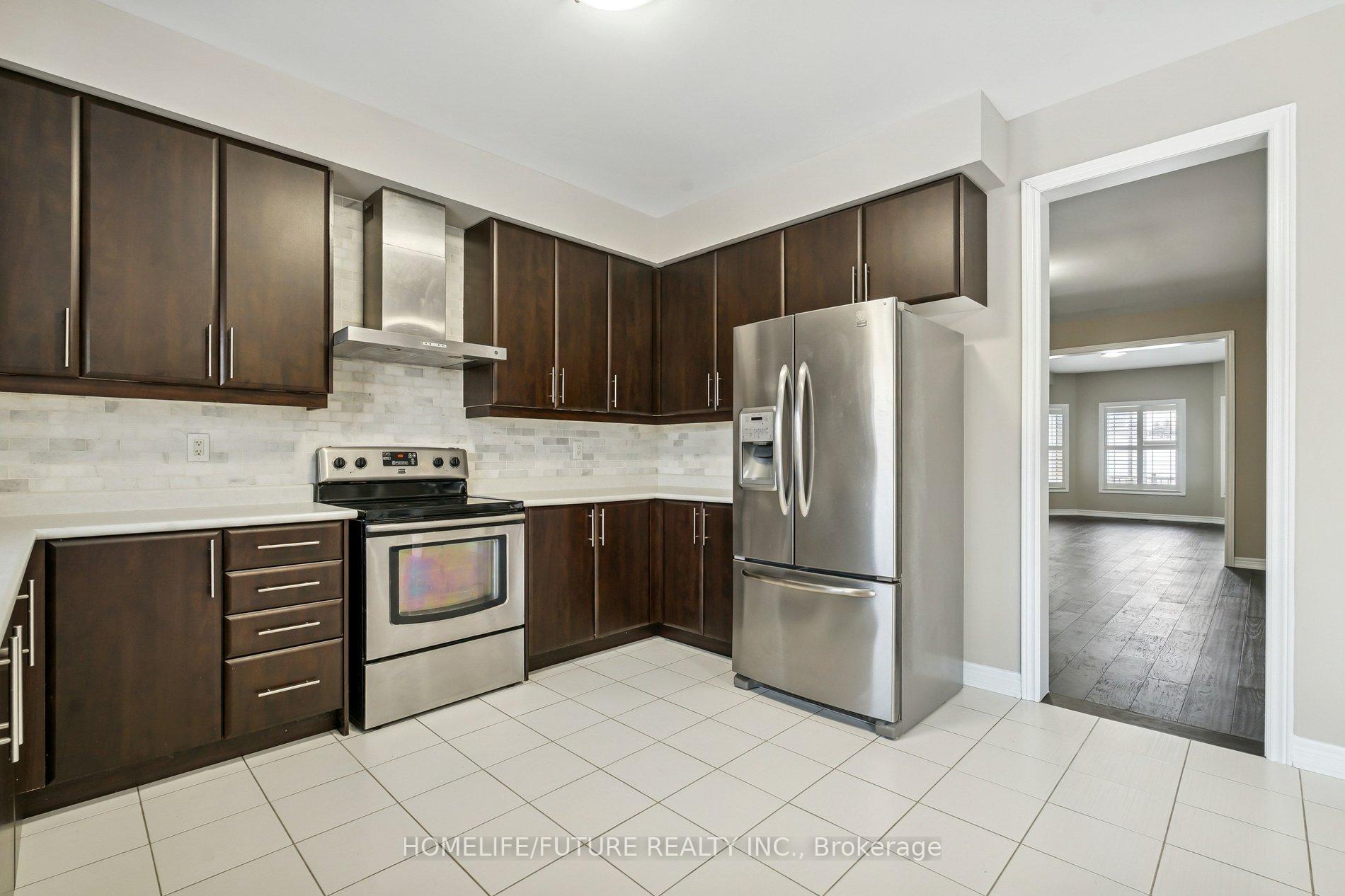 Photo 25 of Unit Main & 2nd, 1399 Lormel Gate Avenue, Innisfil, Lefroy — HOMEH