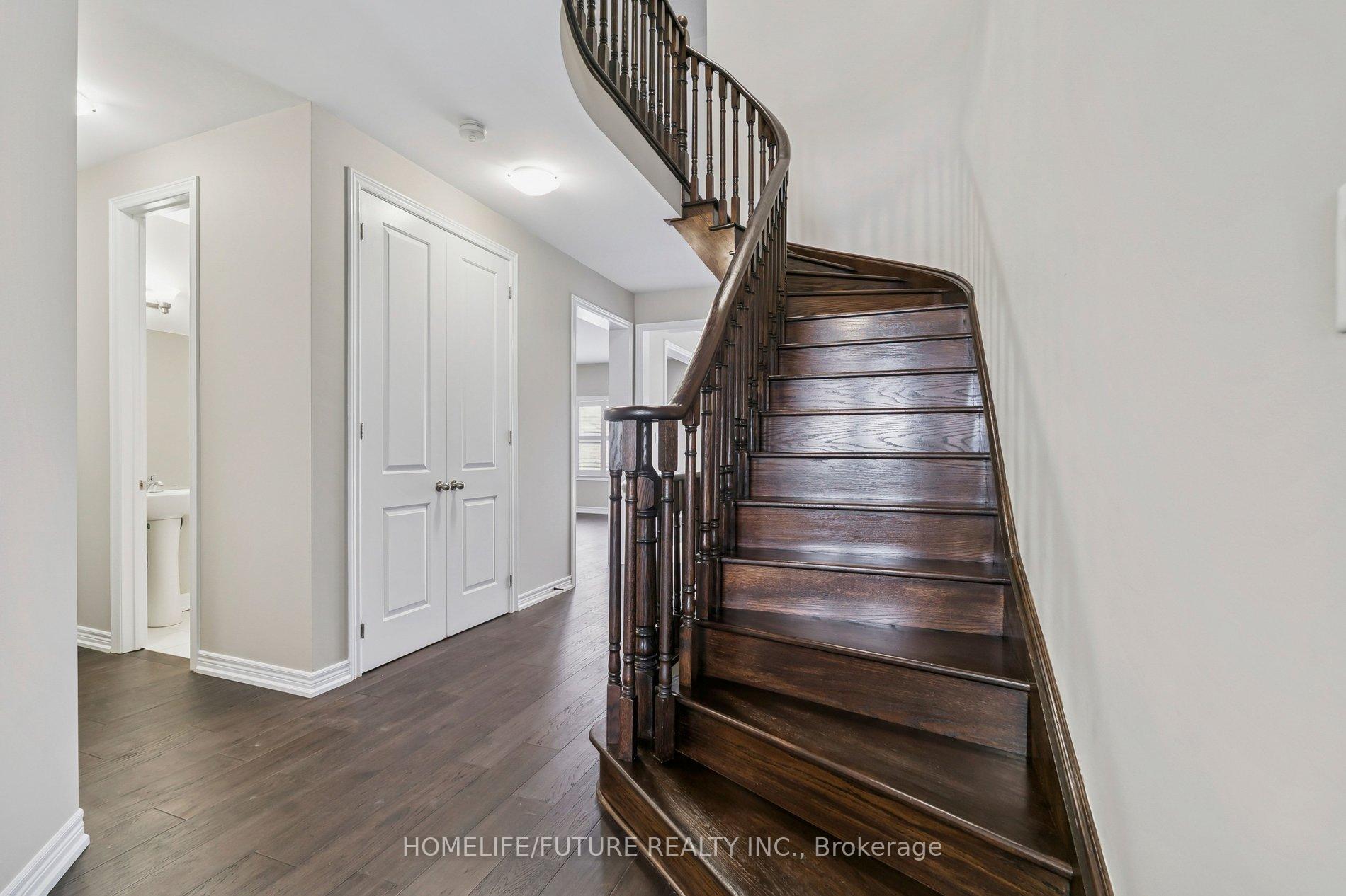 Photo 12 of Unit Main & 2nd, 1399 Lormel Gate Avenue, Innisfil, Lefroy — HOMEH
