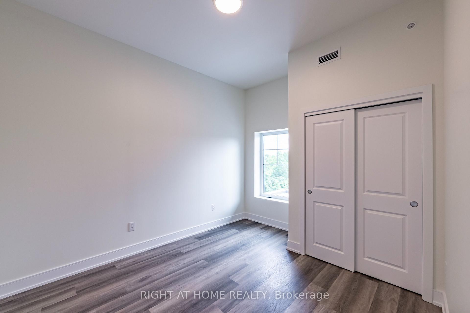 Photo 9 of Unit 321, 121 Mary Street, Clearview, Creemore — HOMEH