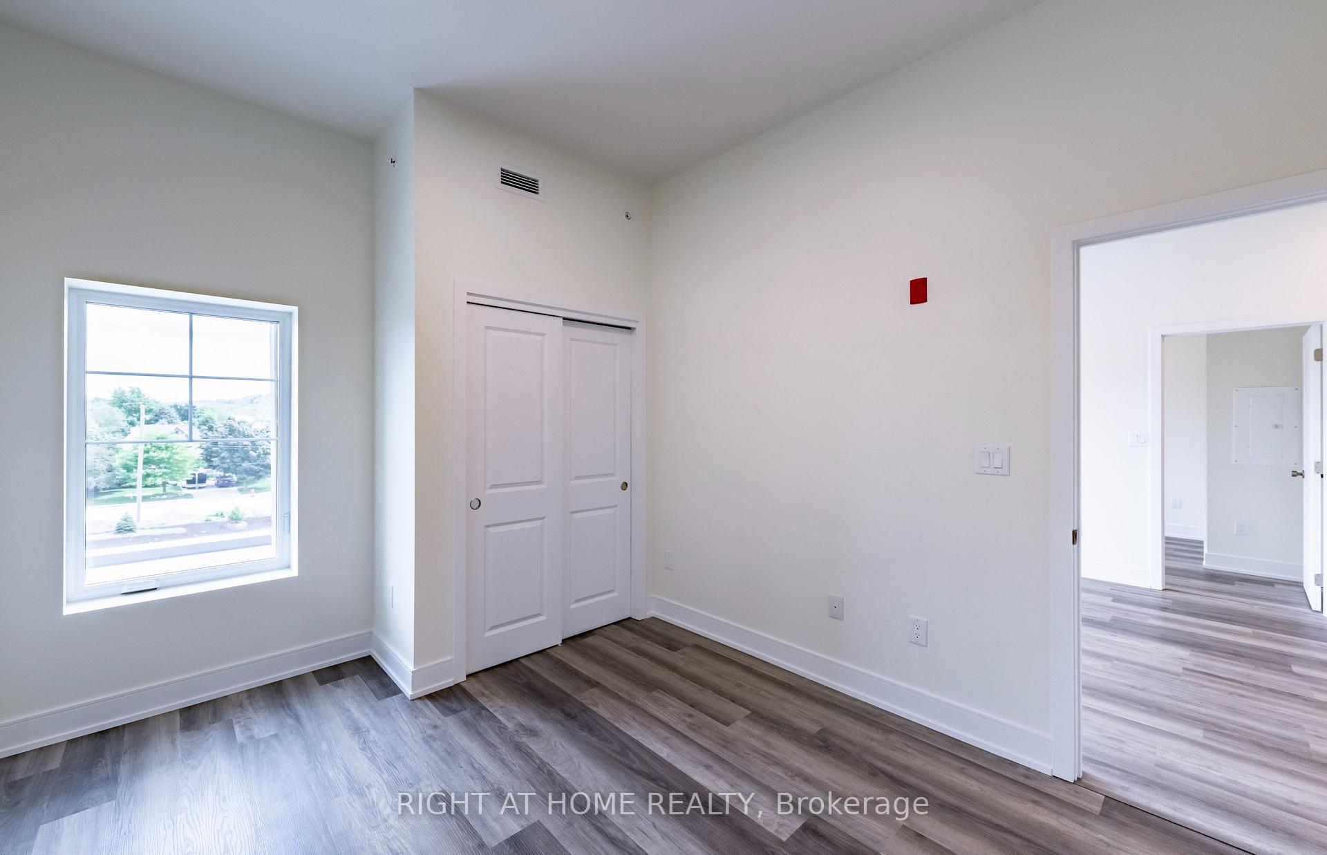 Photo 10 of Unit 321, 121 Mary Street, Clearview, Creemore — HOMEH