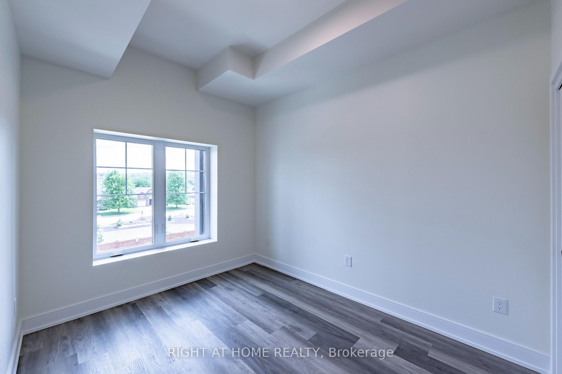 Photo 12 of Unit 321, 121 Mary Street, Clearview, Creemore — HOMEH
