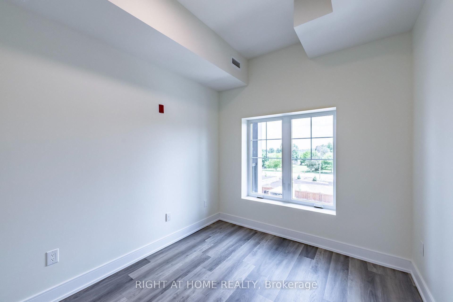 Photo 14 of Unit 321, 121 Mary Street, Clearview, Creemore — HOMEH