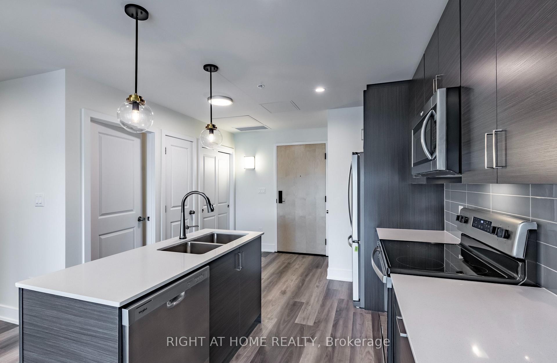 Photo 17 of Unit 321, 121 Mary Street, Clearview, Creemore — HOMEH
