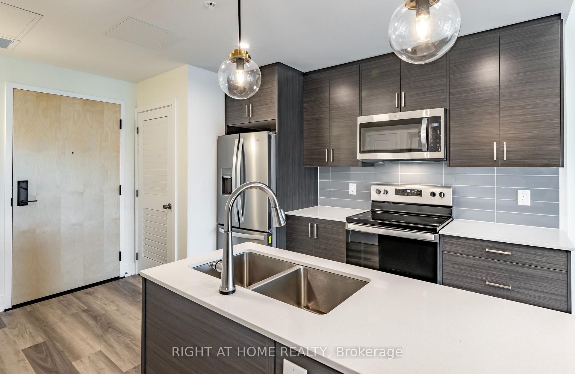 Photo 25 of Unit 321, 121 Mary Street, Clearview, Creemore — HOMEH