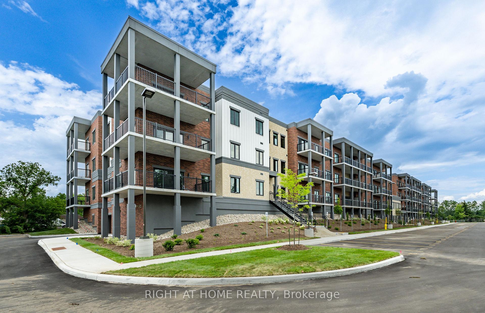 Photo 33 of Unit 321, 121 Mary Street, Clearview, Creemore — HOMEH