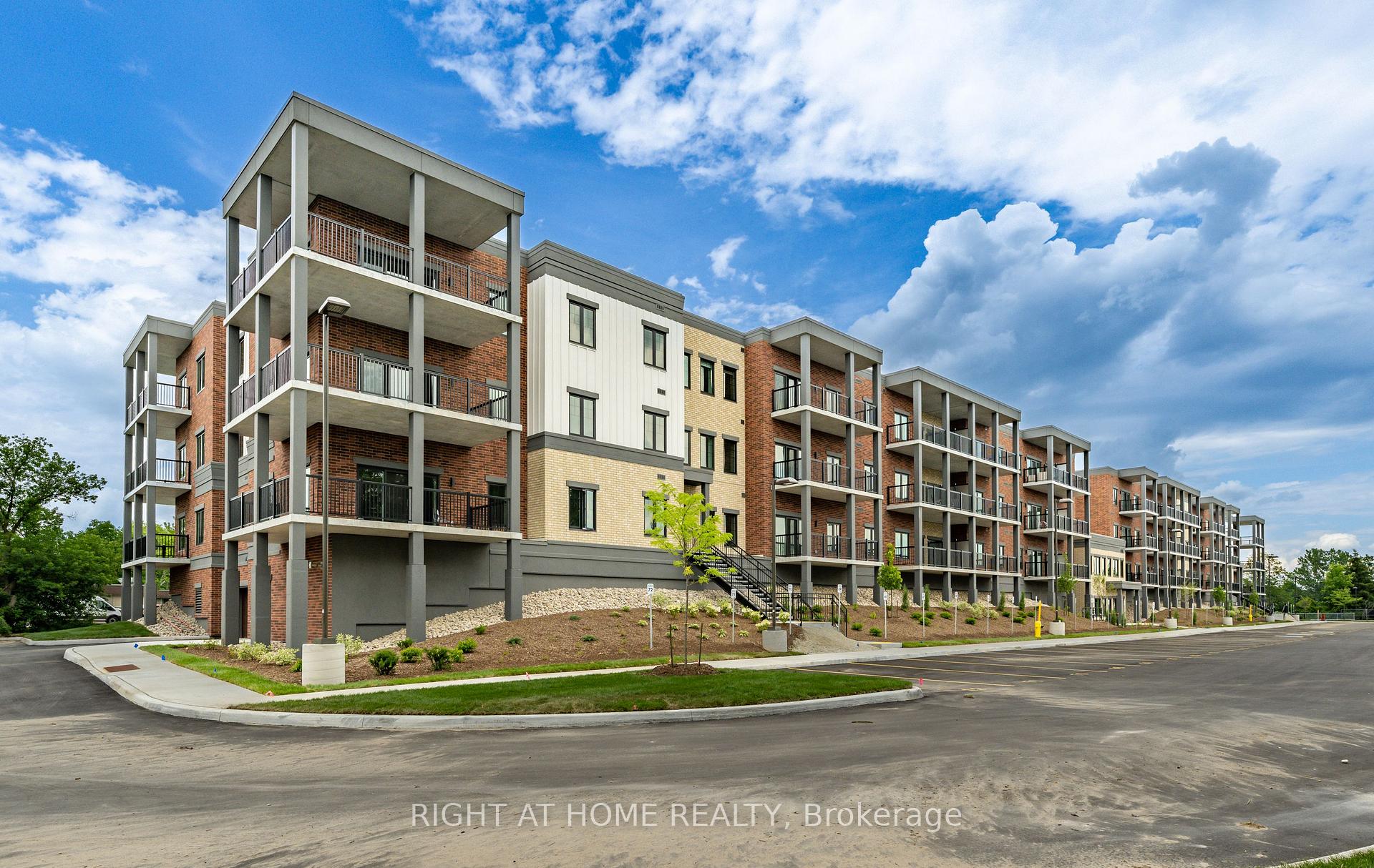 Photo 34 of Unit 321, 121 Mary Street, Clearview, Creemore — HOMEH