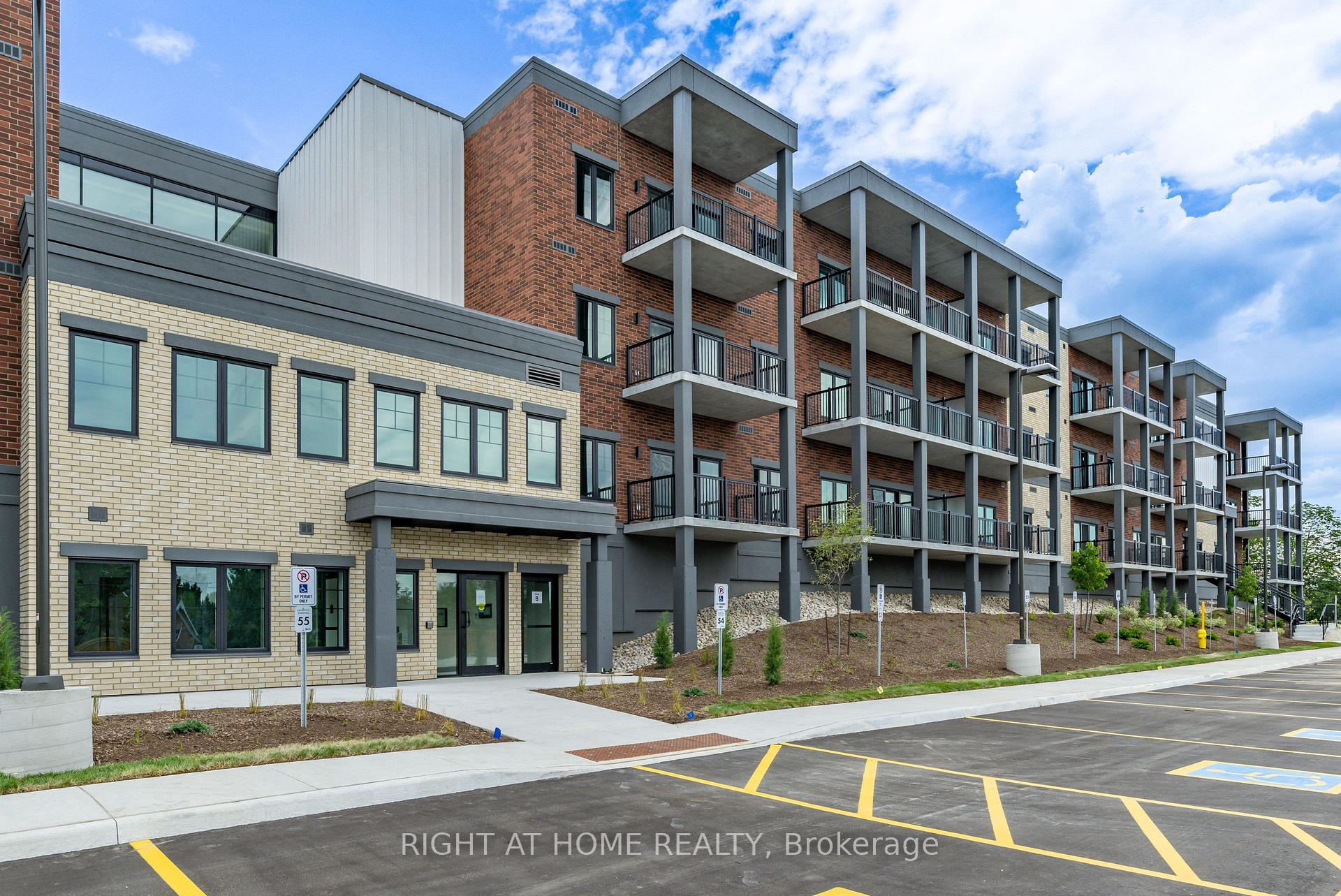Photo 35 of Unit 321, 121 Mary Street, Clearview, Creemore — HOMEH