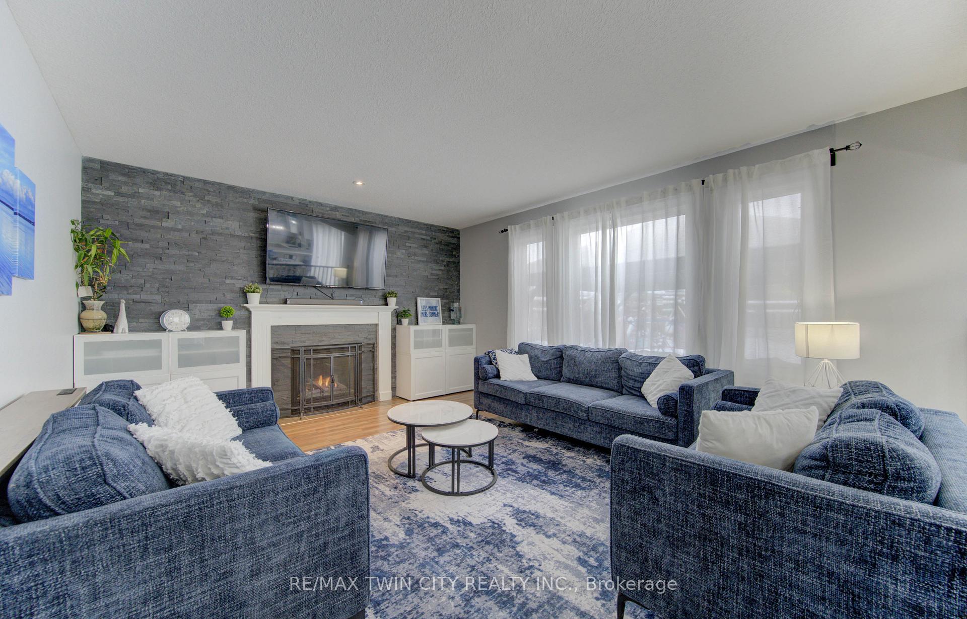 Photo 14 of 21 West Tree Drive, Waterloo, Breslau — HOMEH