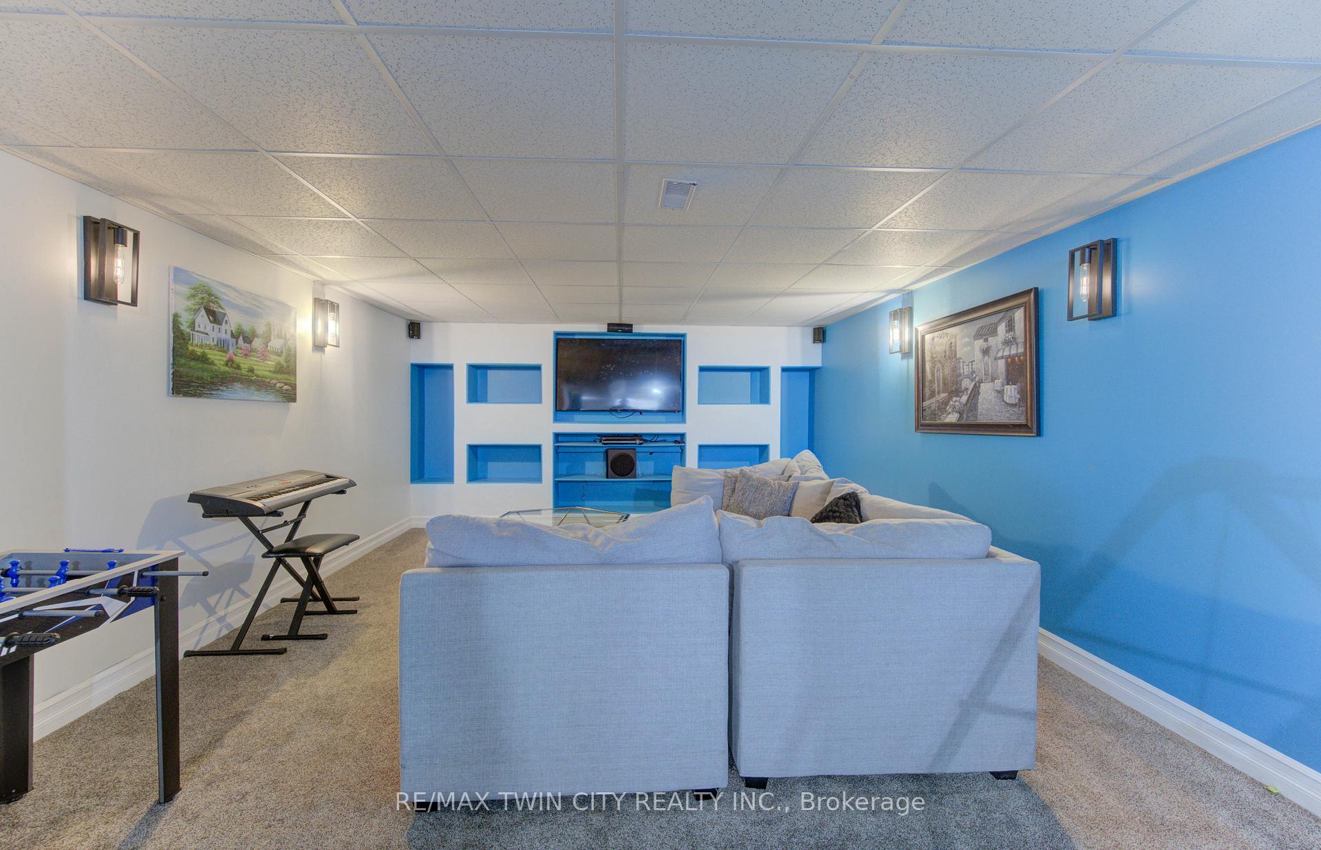 Photo 21 of 21 West Tree Drive, Waterloo, Breslau — HOMEH
