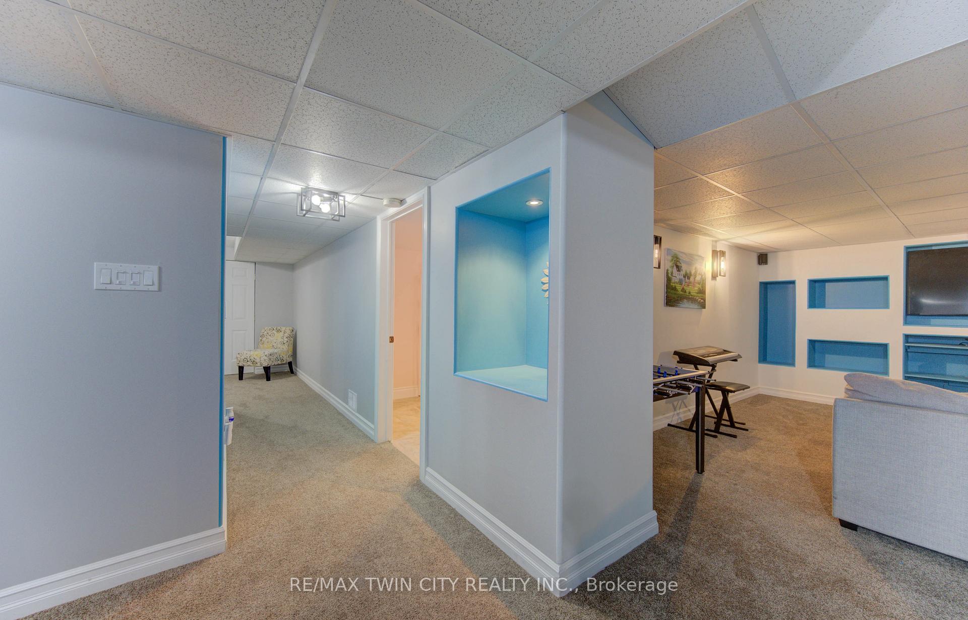 Photo 43 of 21 West Tree Drive, Waterloo, Breslau — HOMEH