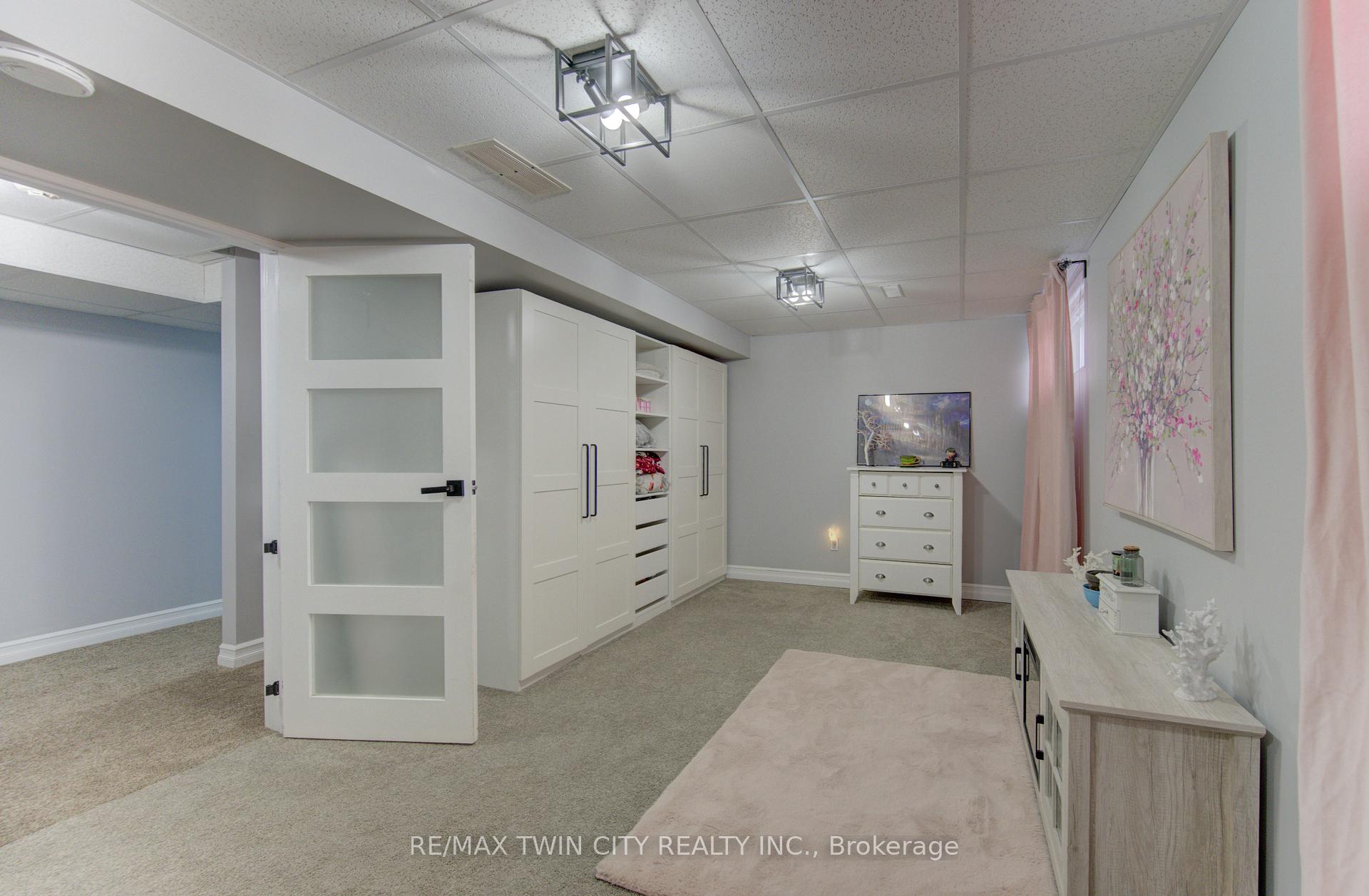 Photo 41 of 21 West Tree Drive, Waterloo, Breslau — HOMEH