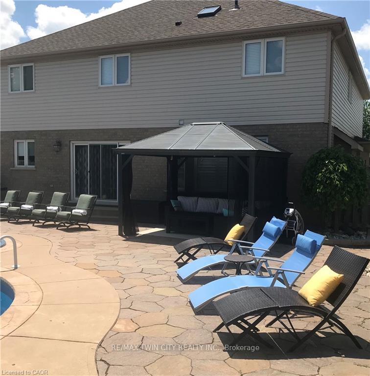 Photo 31 of 21 West Tree Drive, Waterloo, Breslau — HOMEH