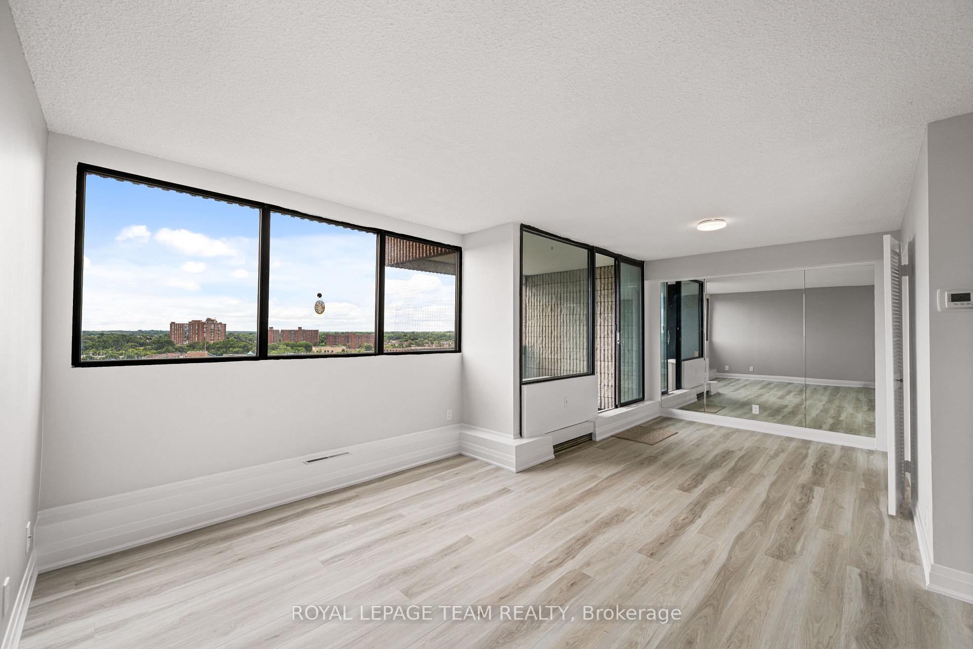 Photo 4 of Unit 1607, 1285 Cahill Drive, Ottawa, South Keys — HOMEH