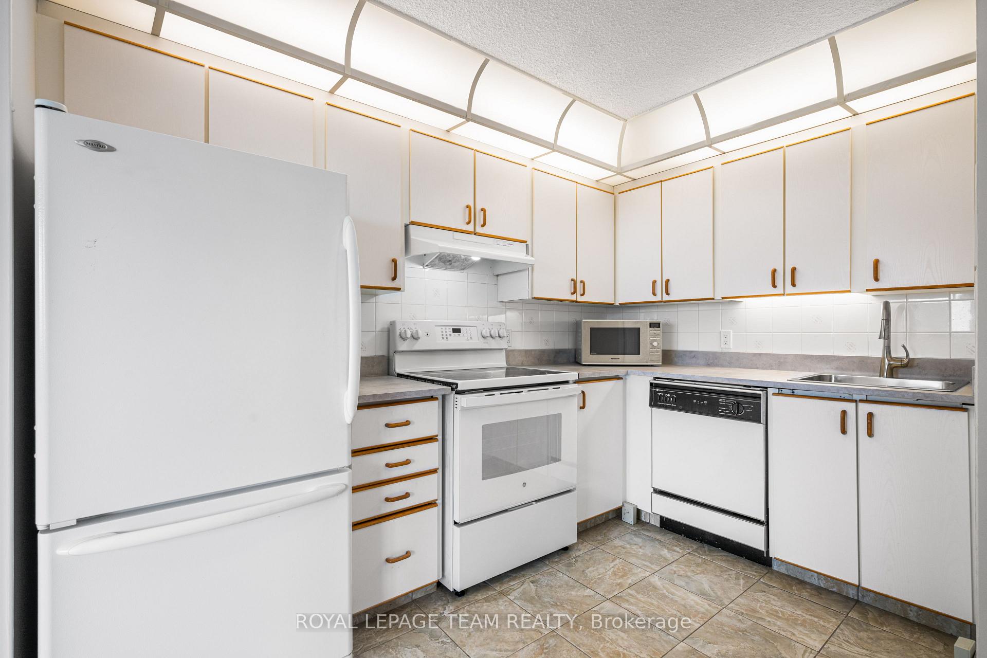 Photo 10 of Unit 1607, 1285 Cahill Drive, Ottawa, South Keys — HOMEH