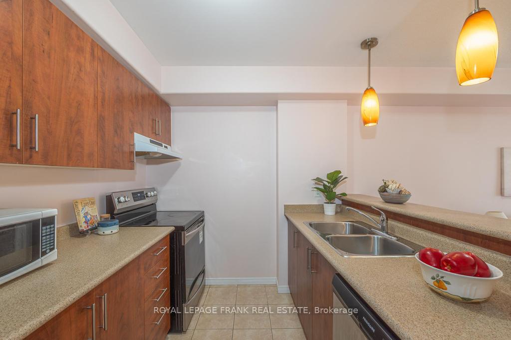 Photo 3 of Unit 102, 300 Spillsbury Drive, Peterborough, Otonabee Ward 1 — HOMEH