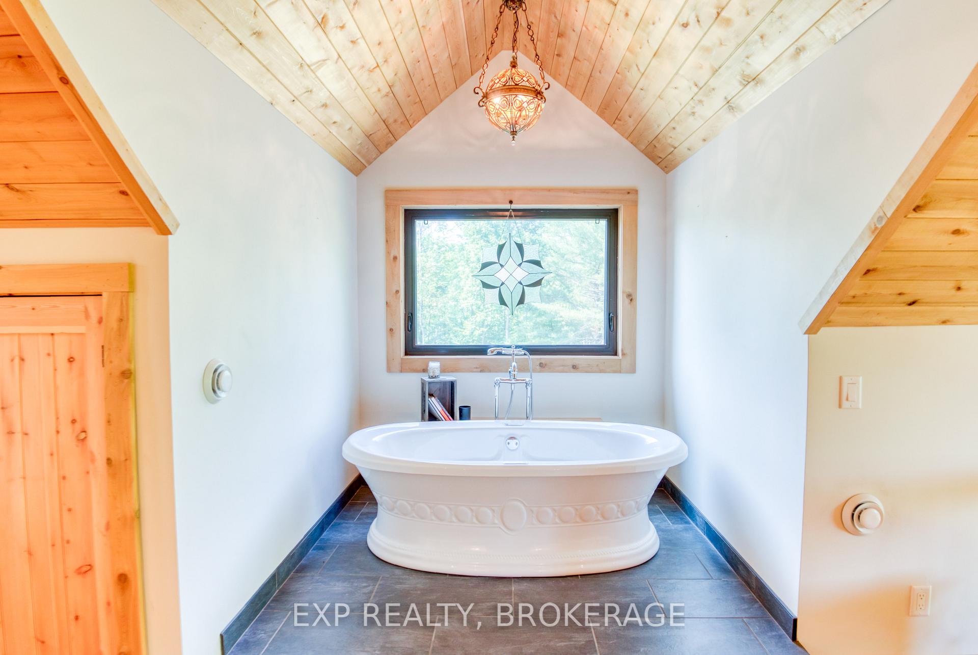 Photo 17 of 1249 Waters Edge Lane, Frontenac, Frontenac Centre — HOMEH