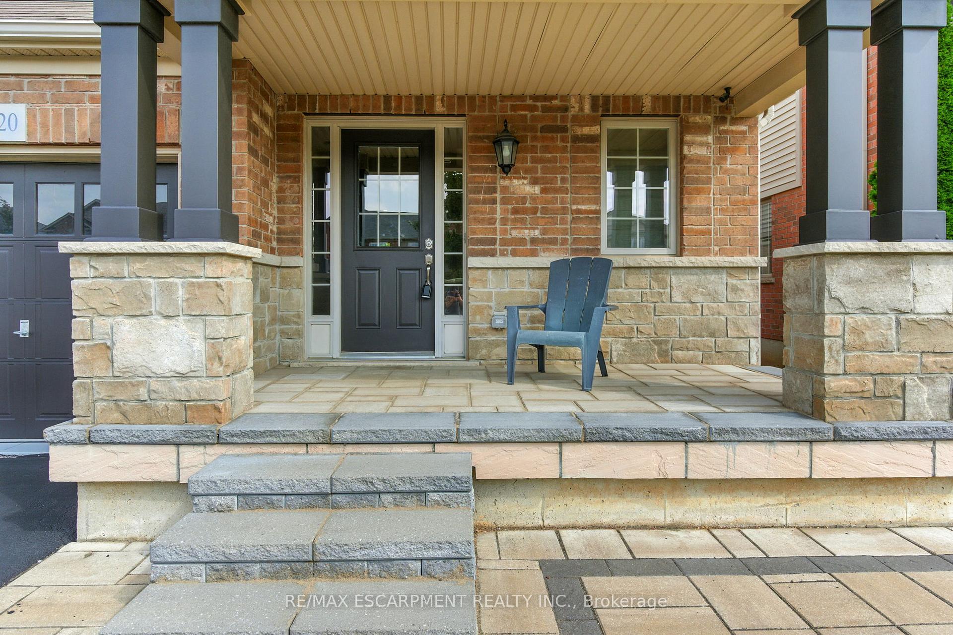 Photo 2 of 4620 Thomas Alton Boulevard, Burlington, Alton — HOMEH