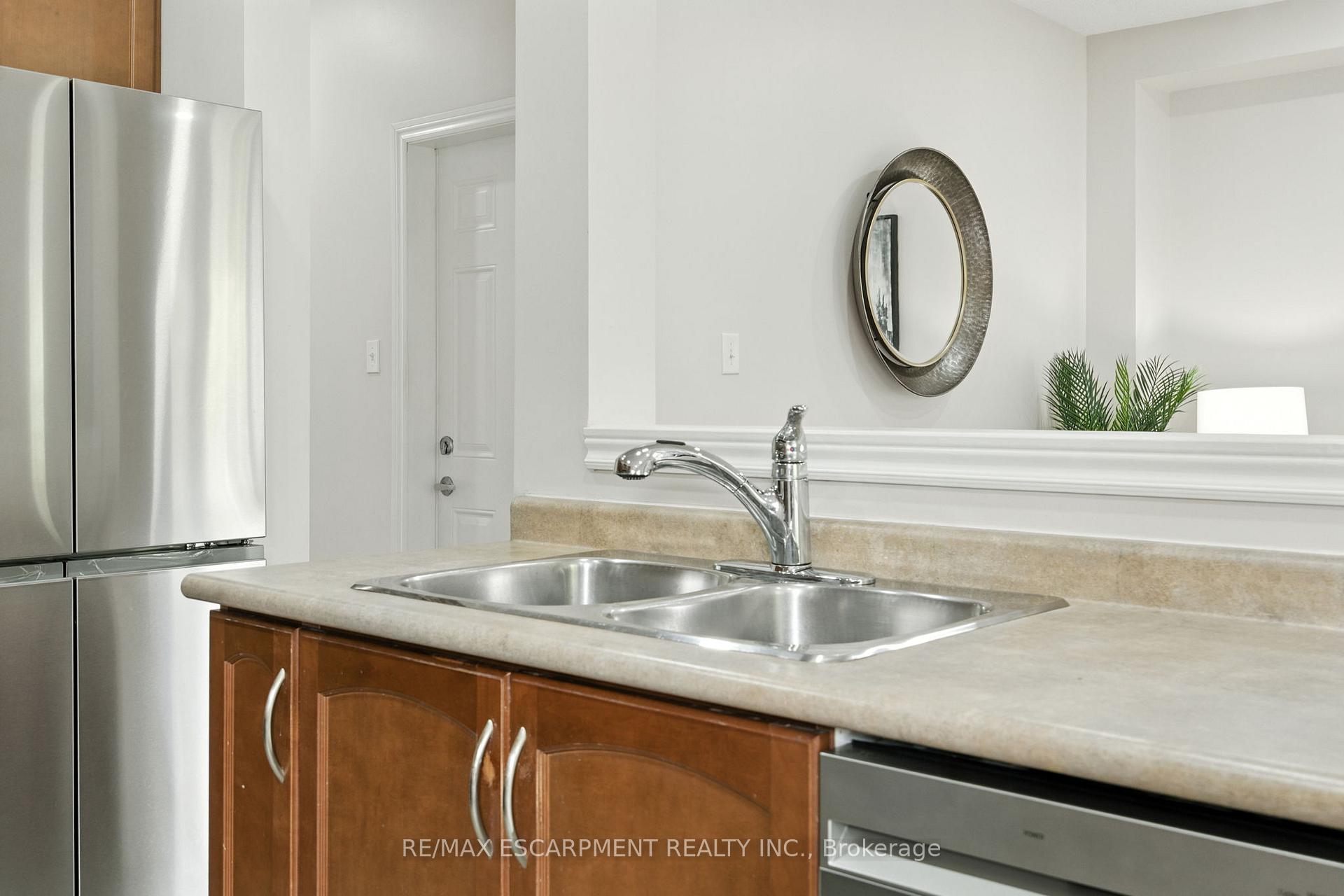Photo 15 of 4620 Thomas Alton Boulevard, Burlington, Alton — HOMEH
