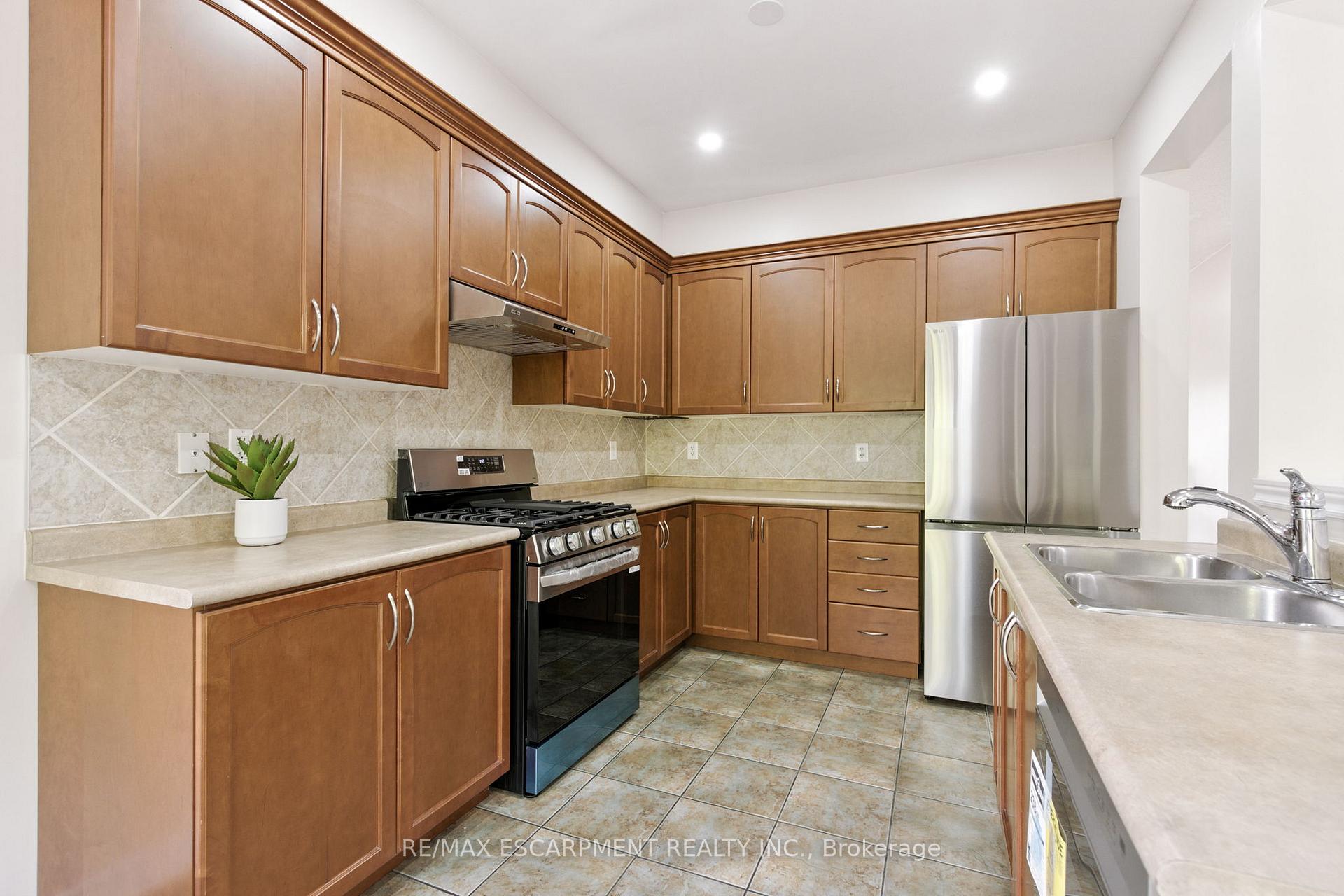 Photo 16 of 4620 Thomas Alton Boulevard, Burlington, Alton — HOMEH