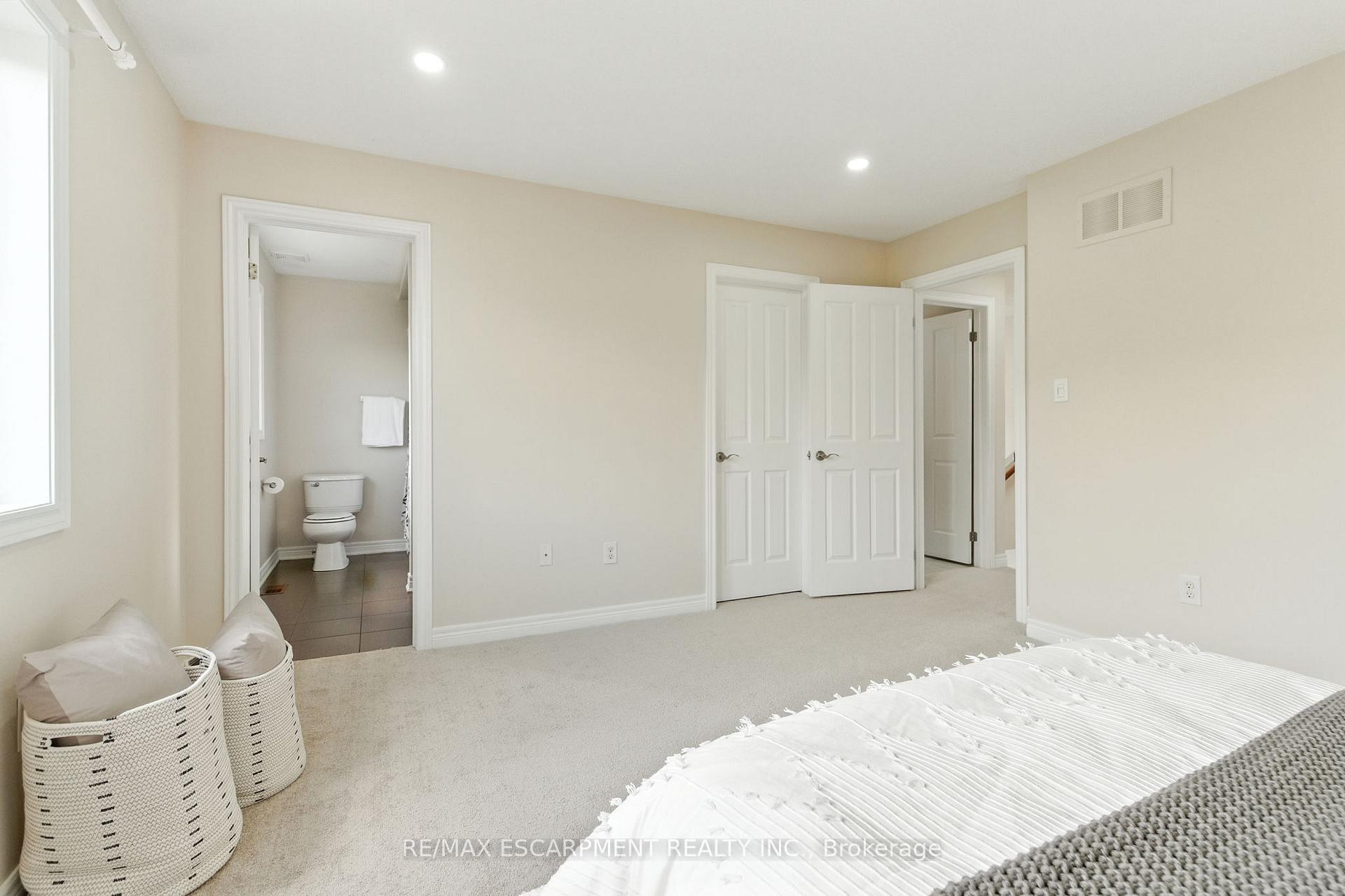 Photo 22 of 4620 Thomas Alton Boulevard, Burlington, Alton — HOMEH