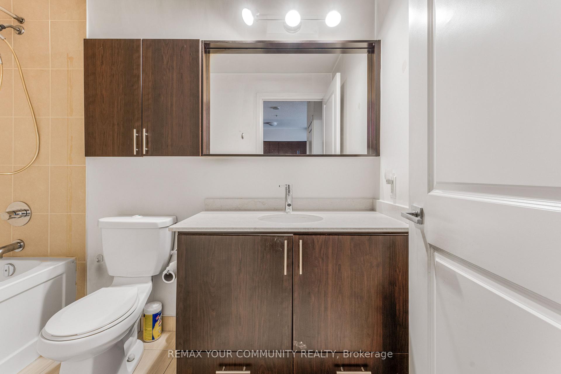 Photo 6 of Unit 108, 75 North Park Road, Vaughan, Beverley Glen — HOMEH