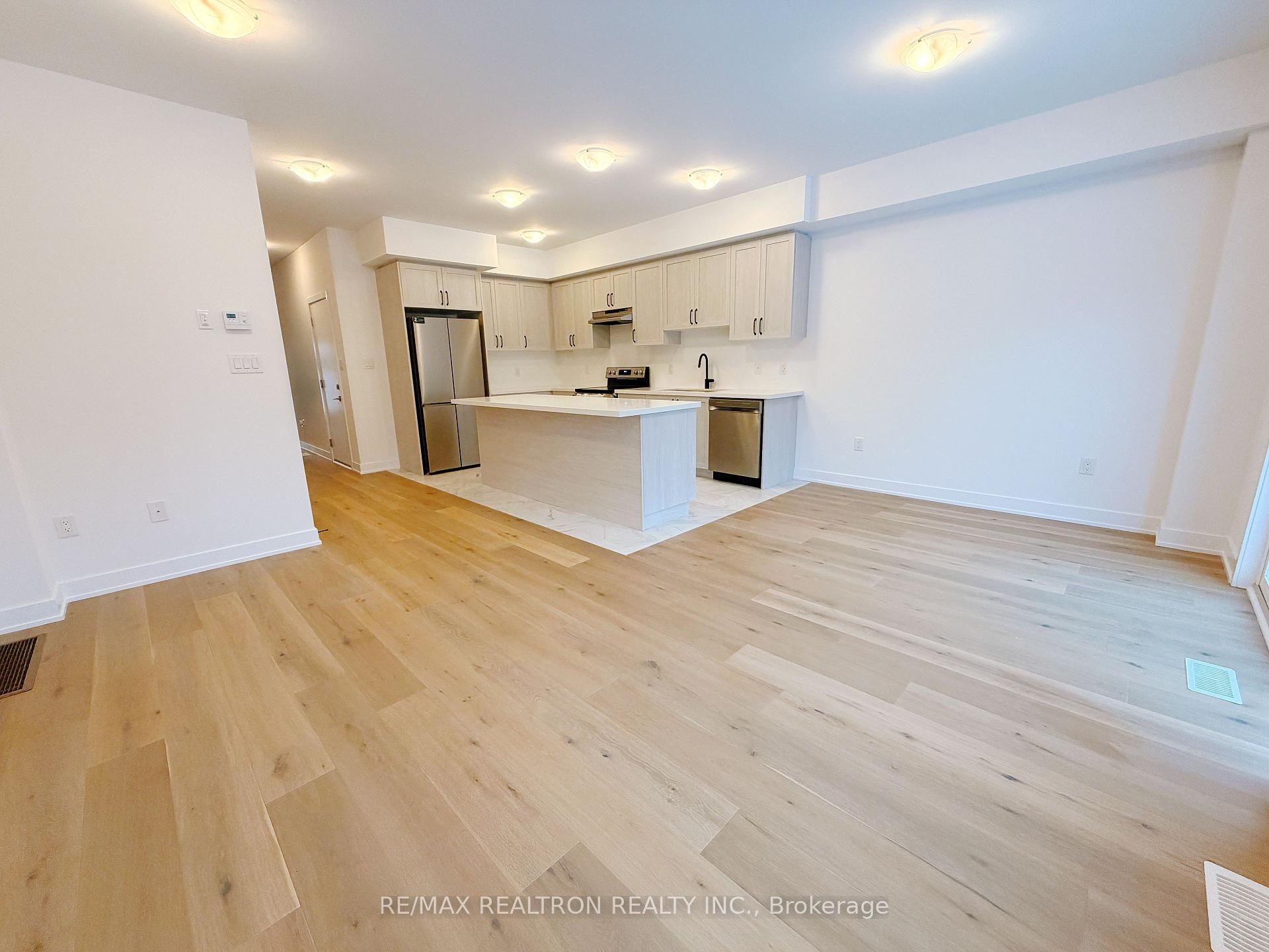 Photo 3 of 18 McAush Street, Barrie, Rural Barrie Southeast — HOMEH