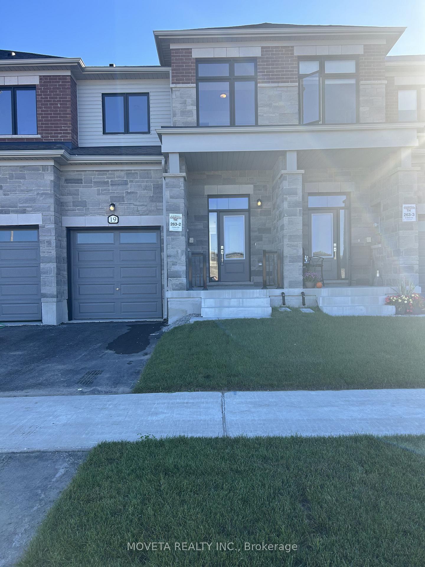 Photo 4 of 19 Milady Crescent, Barrie, Rural Barrie Southeast — HOMEH