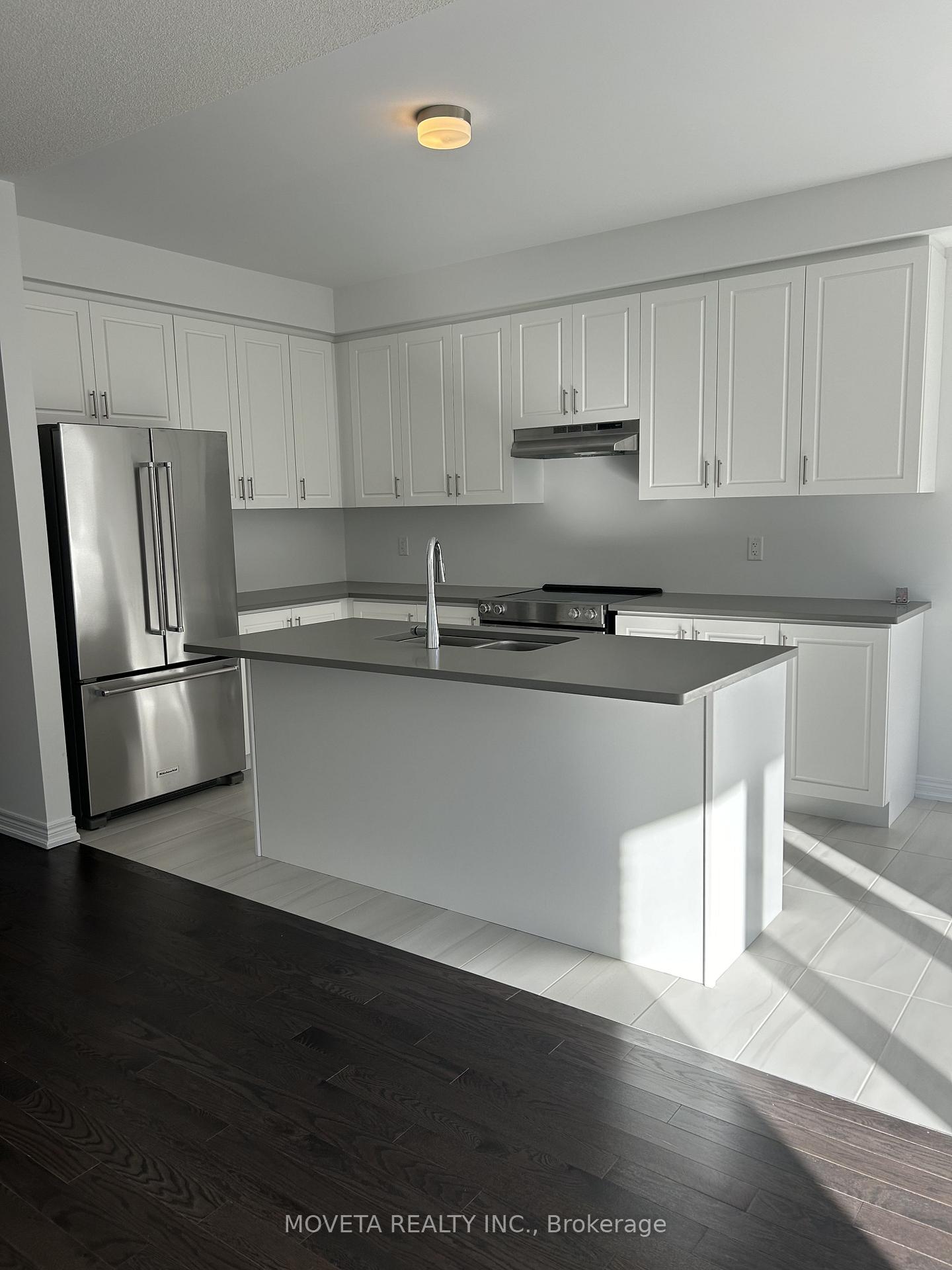 Photo 15 of 19 Milady Crescent, Barrie, Rural Barrie Southeast — HOMEH
