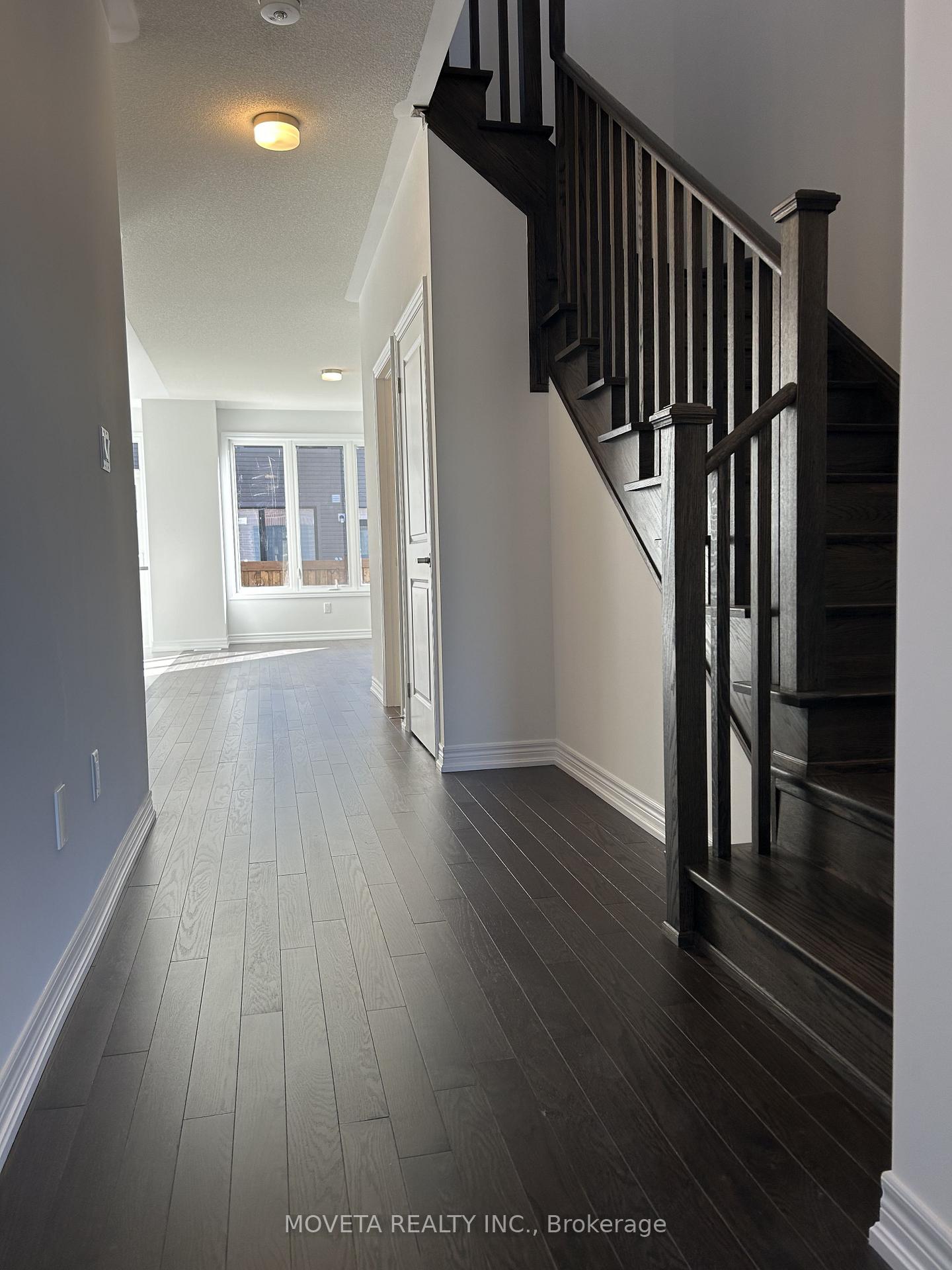 Photo 14 of 19 Milady Crescent, Barrie, Rural Barrie Southeast — HOMEH