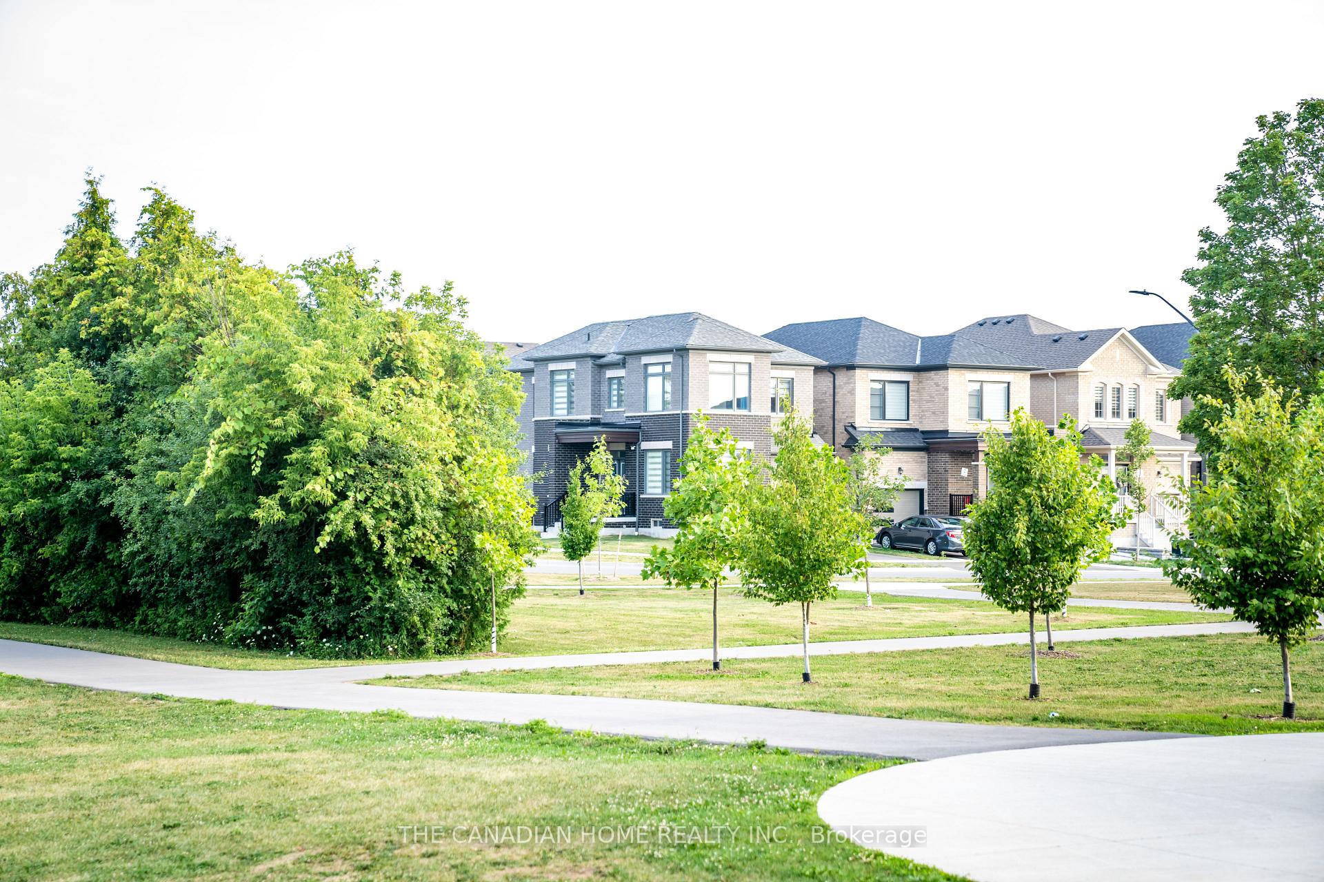 Photo 4 of 135 Micklefield Avenue, Whitby, Rural Whitby — HOMEH