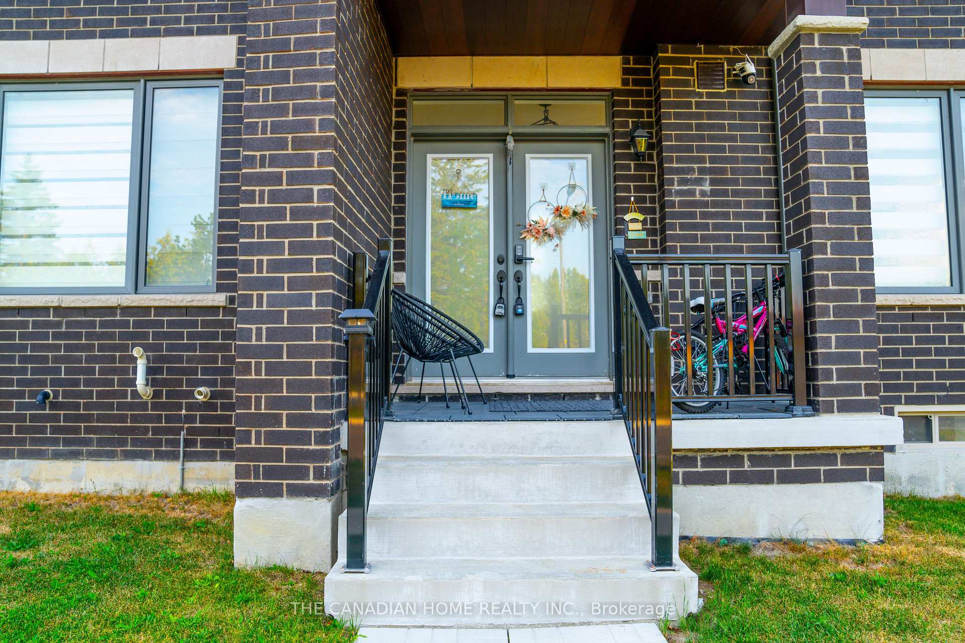 Photo 3 of 135 Micklefield Avenue, Whitby, Rural Whitby — HOMEH