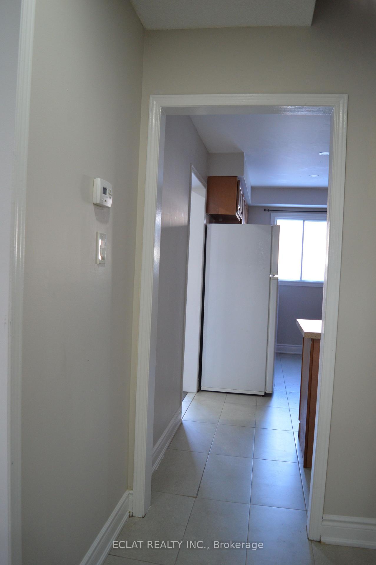 Photo 10 of 6 Dutch Crescent, Brampton, Fletcher's Creek South — HOMEH
