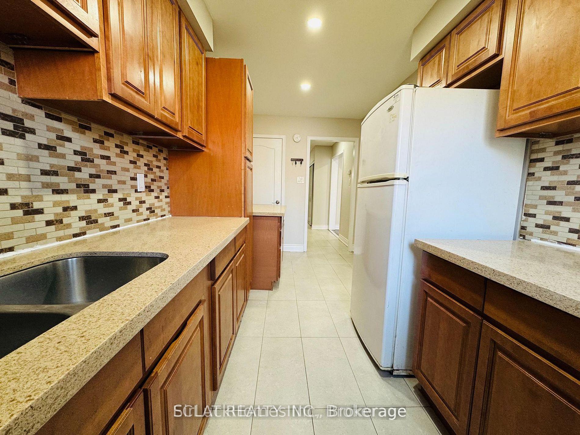 Photo 33 of 6 Dutch Crescent, Brampton, Fletcher's Creek South — HOMEH