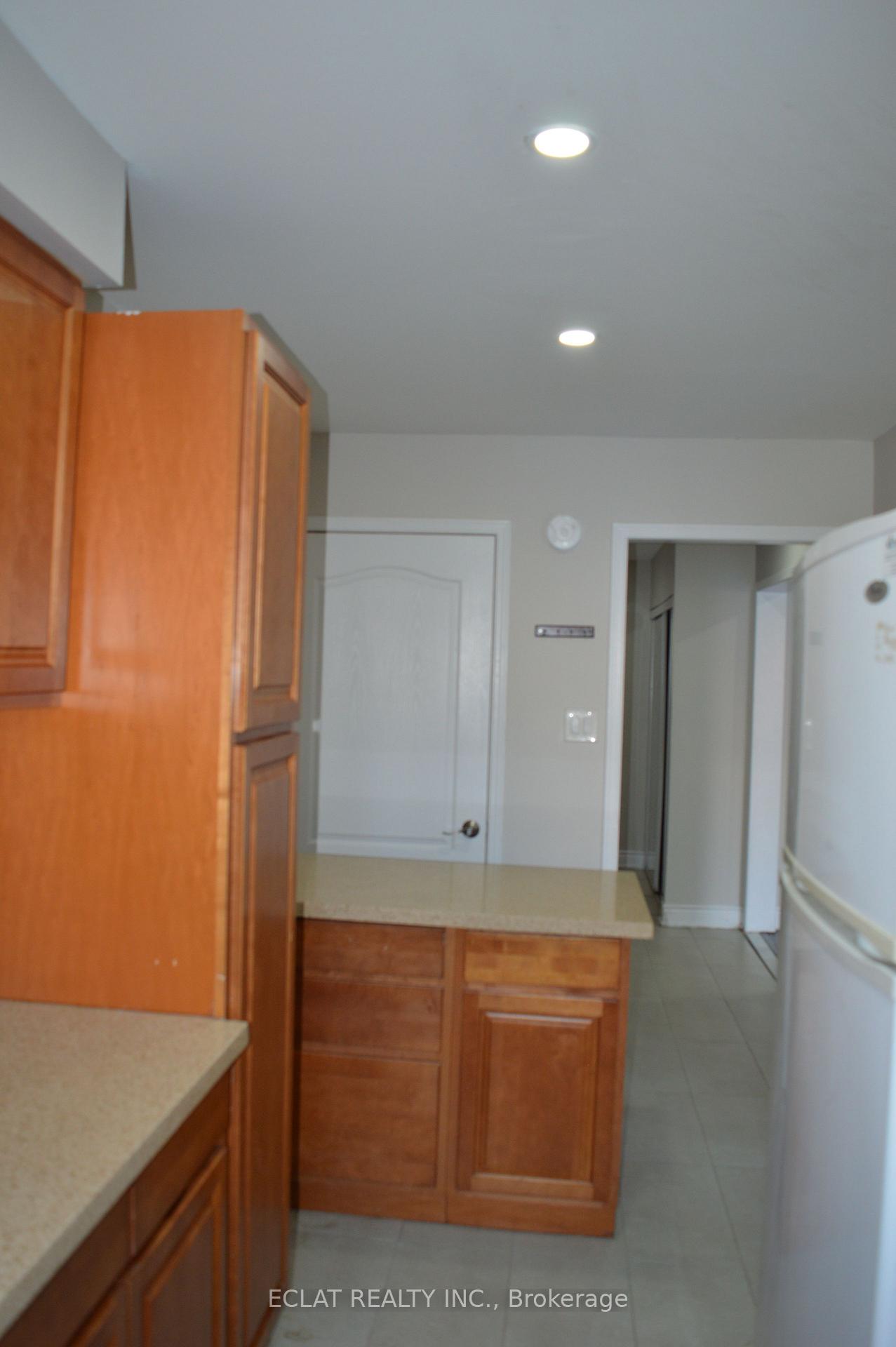 Photo 14 of 6 Dutch Crescent, Brampton, Fletcher's Creek South — HOMEH