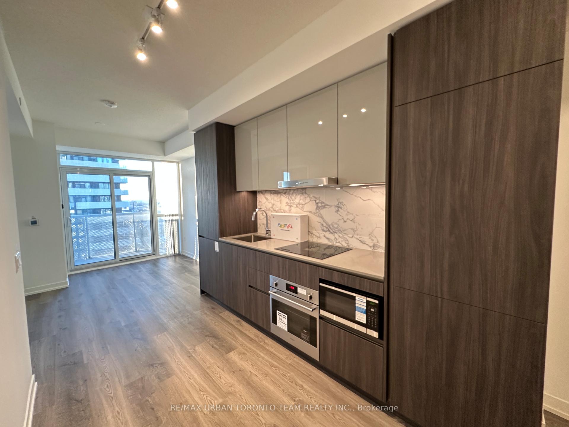 Photo 1 of Unit 1701, 8 Interchange Way, Vaughan, Vaughan Corporate Centre — HOMEH